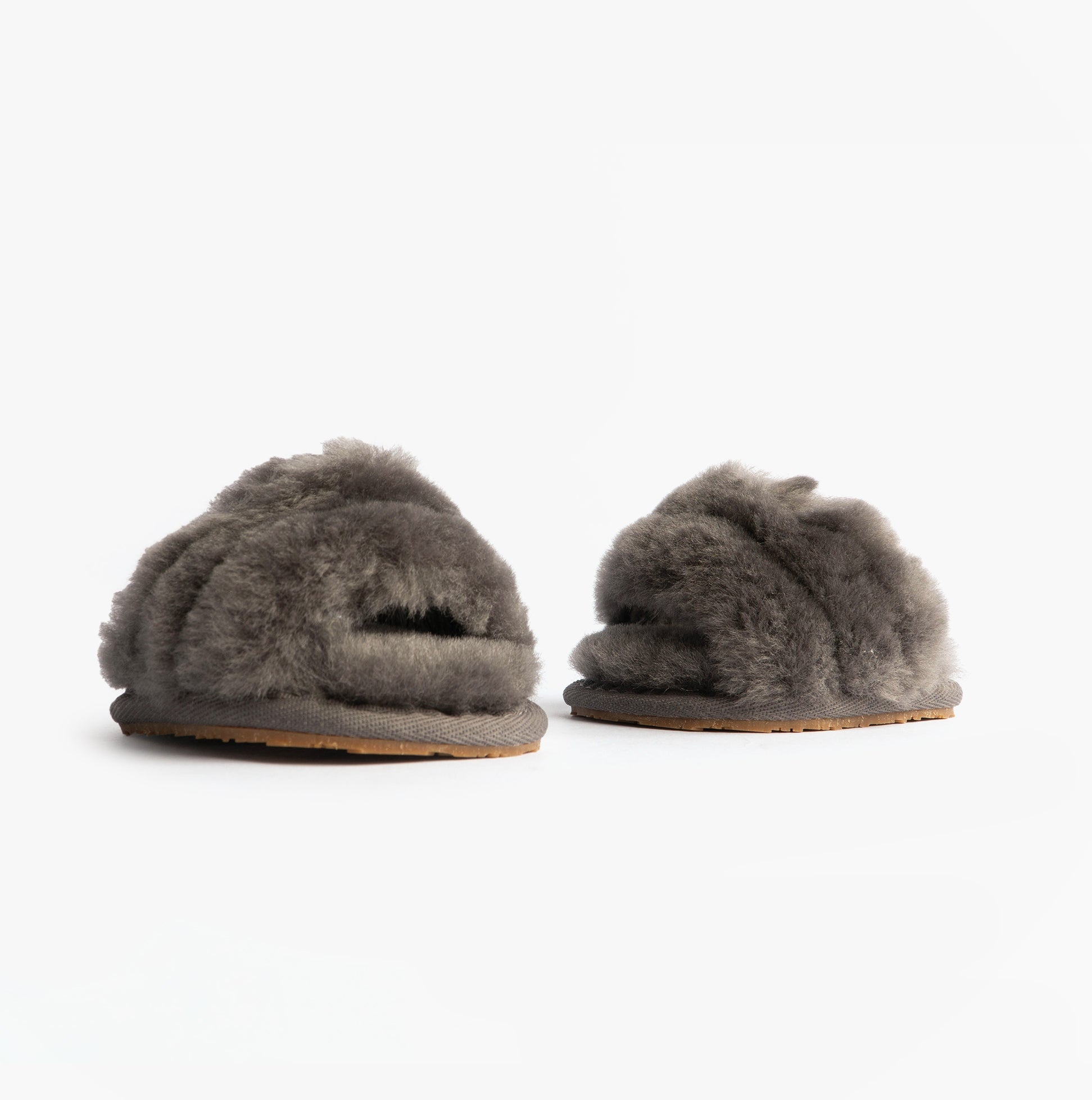 UGG 1124941I-CHRC FLUFF YEAH SLIDE AND LOVEY Girls Sliders Charcoal