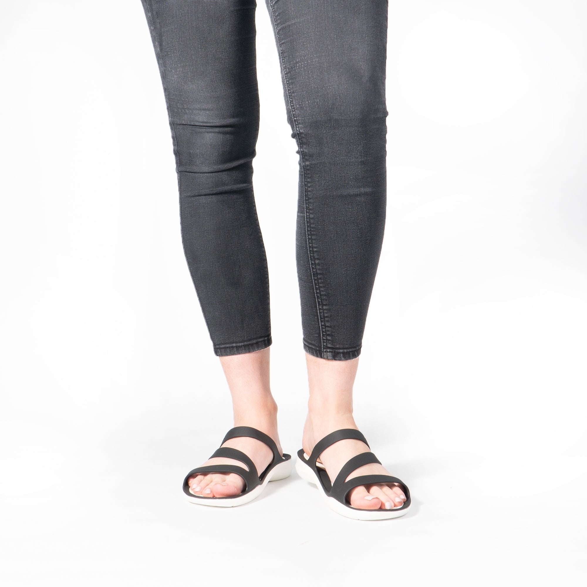 Crocs 203998-066 SWIFTWATER SANDAL Womens Sandals Black/White