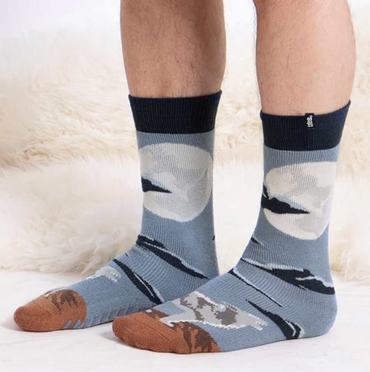 Totes Toasties 3319J ORIGINAL NOVELTY SLIPPER SOCKS Mens Crew Socks Wolf