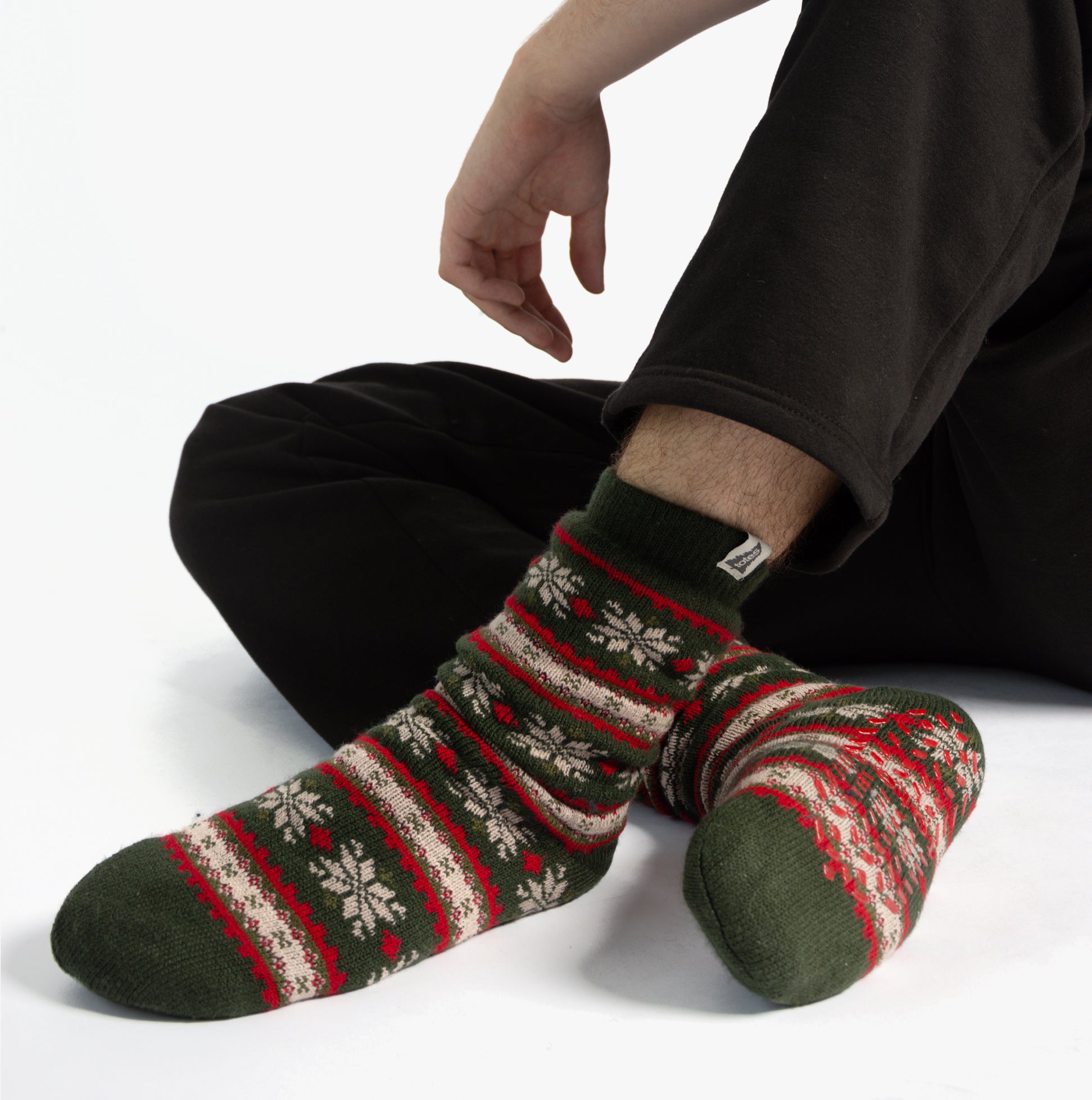 Totes Toasties 3377 SHERPA LINE FAIR ISLE SLIPPER SOCKS Mens Slipper Socks Red Fair isle