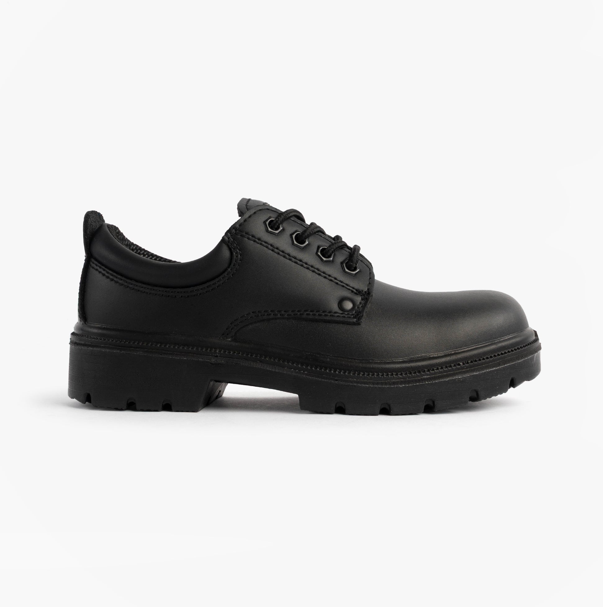Apache AP306 Unisex Shoes Black side view showcasing safety shoes with leather upper, lace-up design and rubber sole.