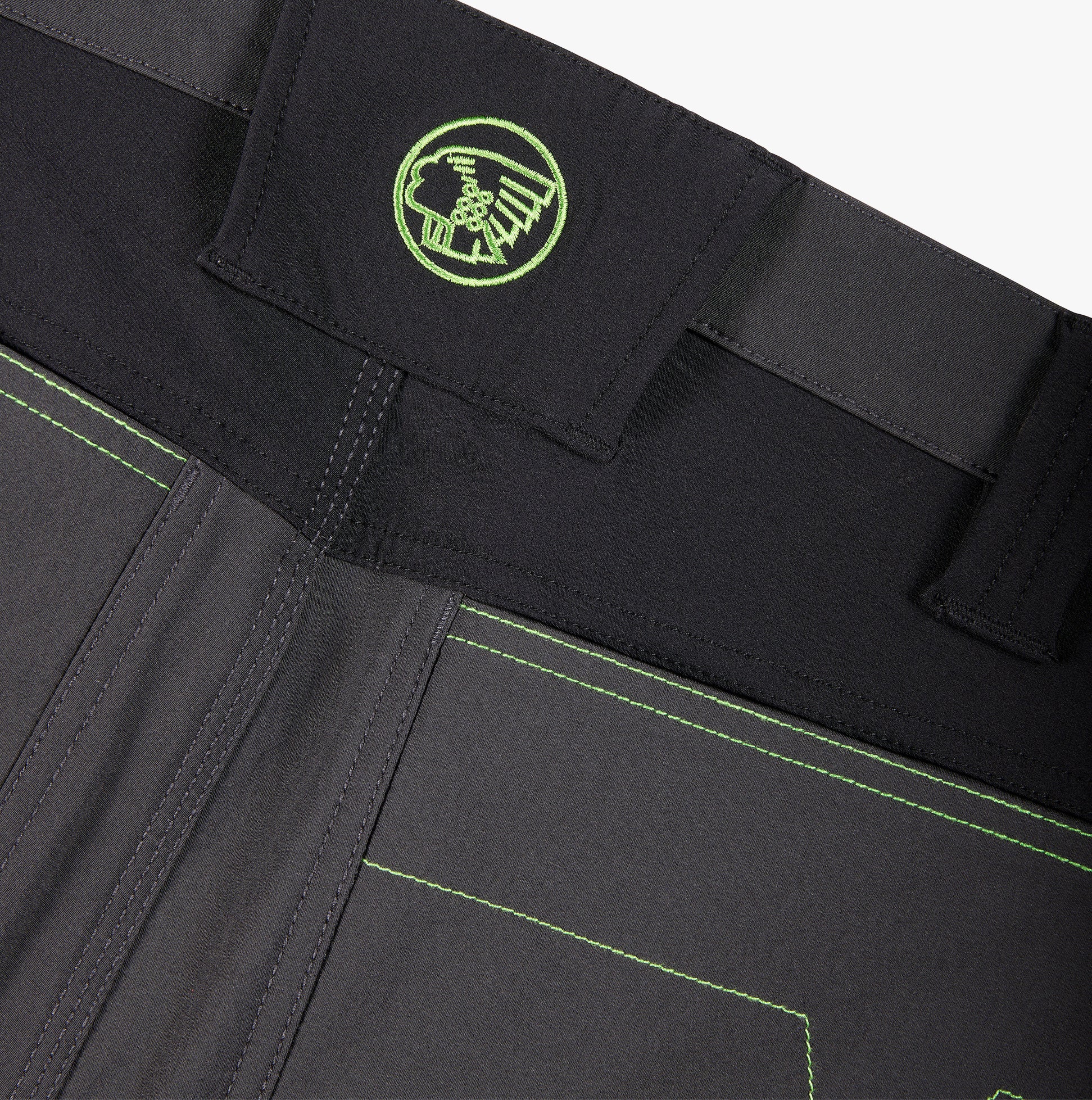 Apache CALGARY Mens Trousers Black close up view of waistband detailing