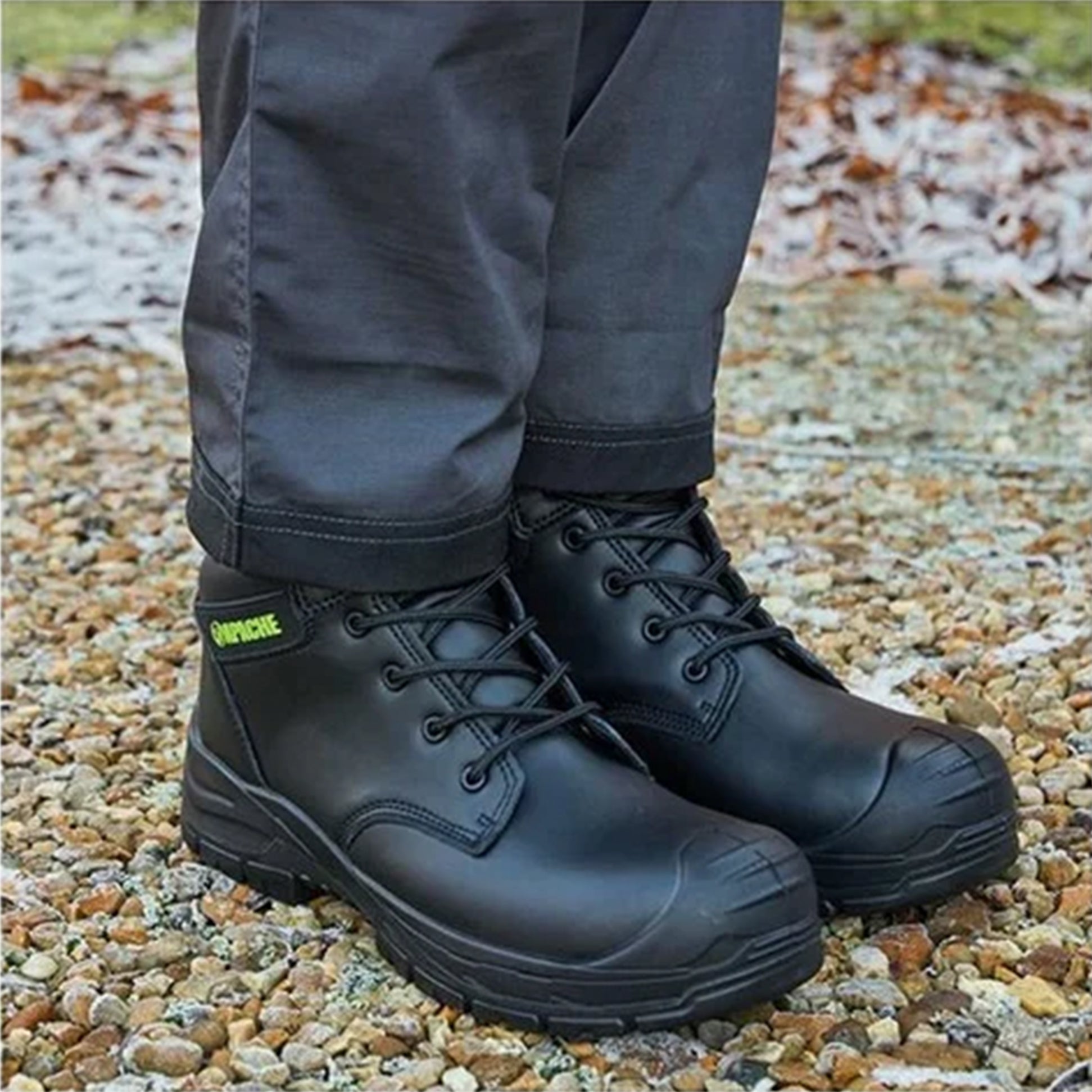 Apache EDMONTON Unisex Boots Black front view showcasing lace-up design and black leather upper.