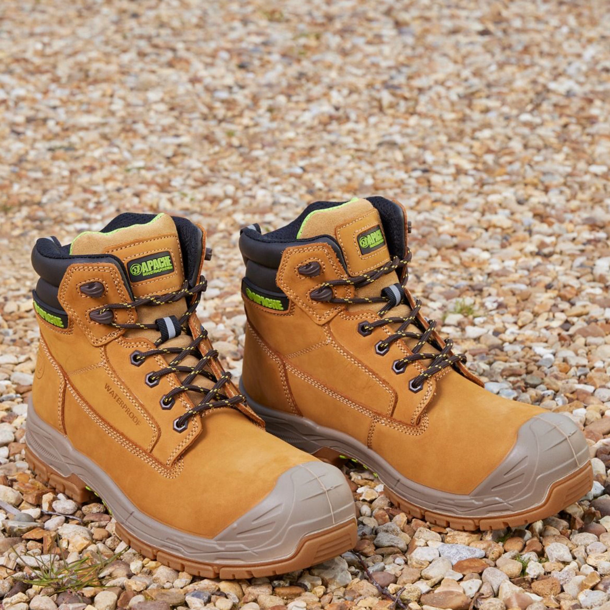 Apache THOMPSON Unisex Boots Wheat front view showing safety boots with lace-up closure and round toe.
