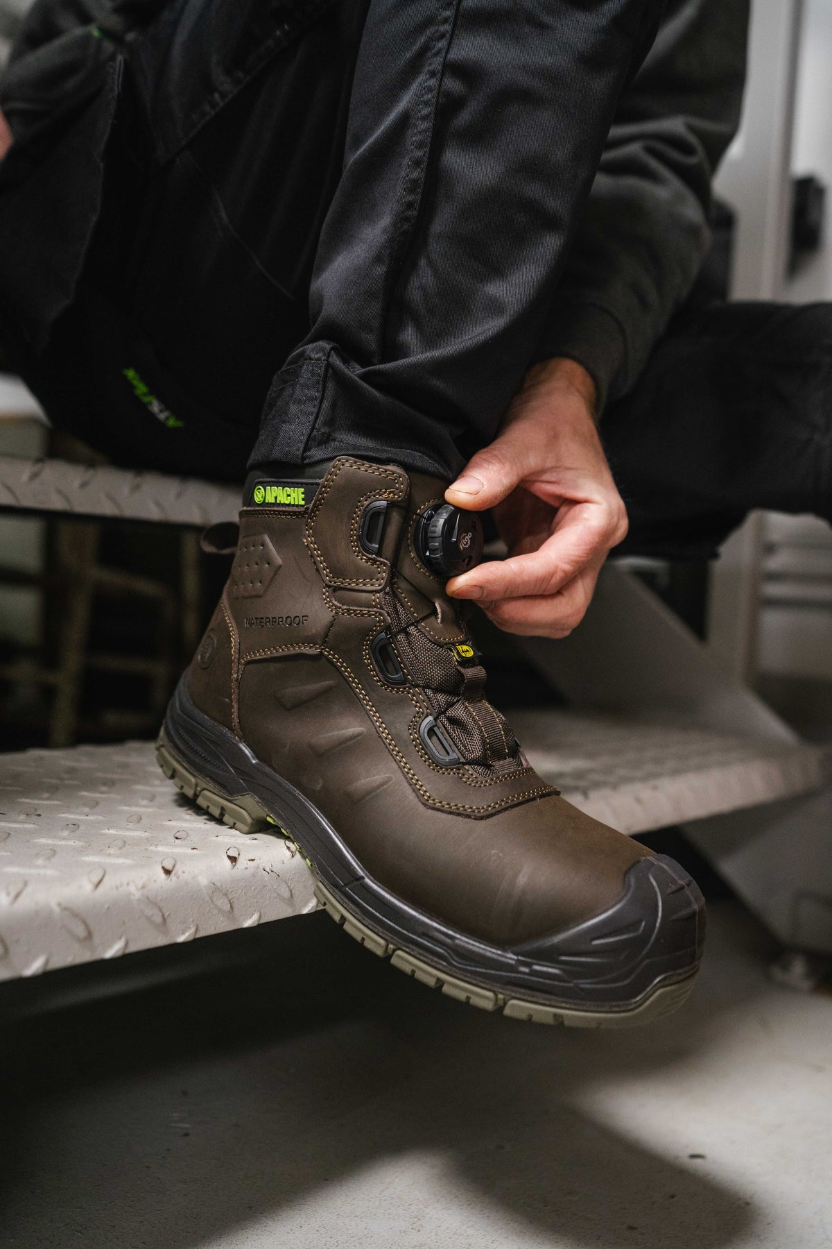 Apache CHURCHILL Unisex Adults Safety Boots Brown