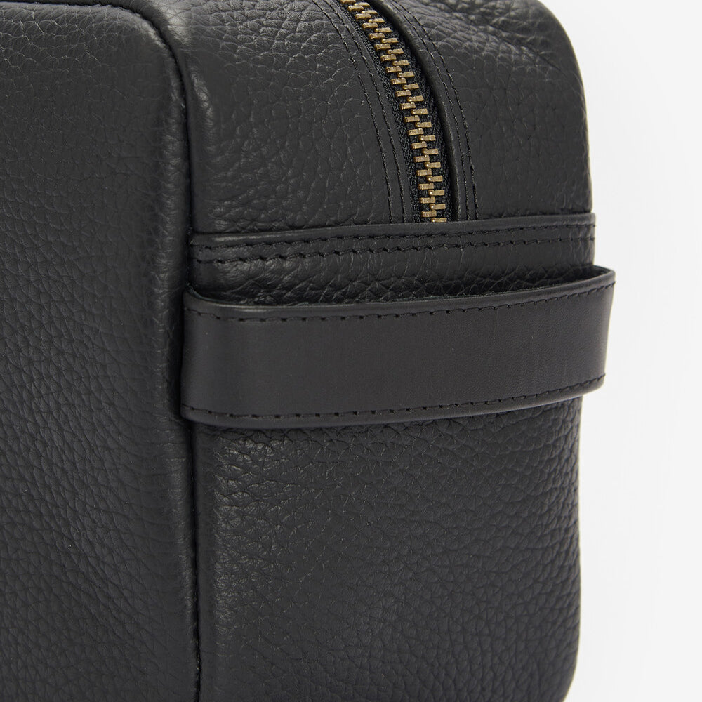 Barbour HIGHGATE LEATHER Mens Wash Bag Black detail view showing zip fastening and grab handle
