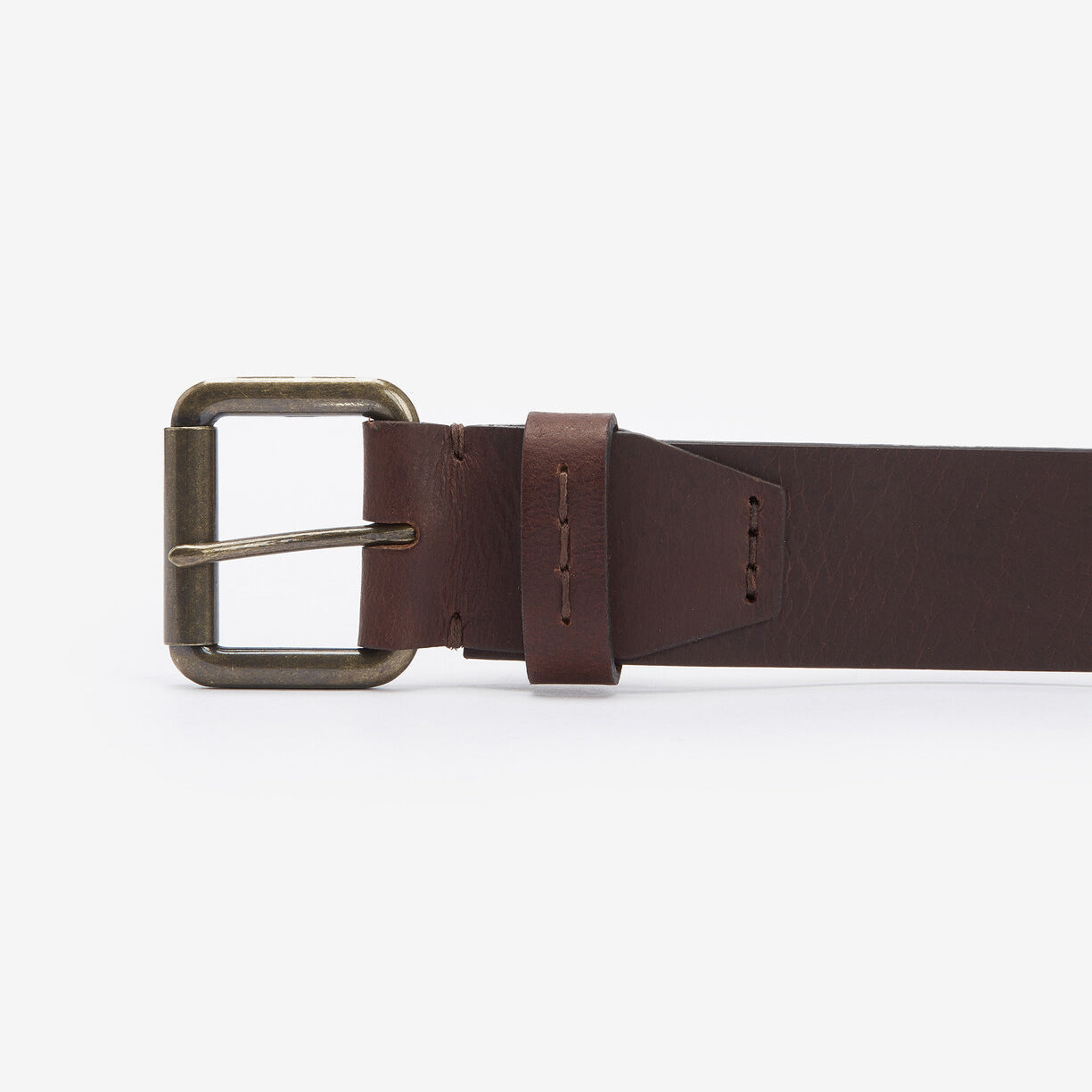 Barbour GLEN Mens Leather Belt Brown side view showing metal buckle and smooth waxed-look finish.