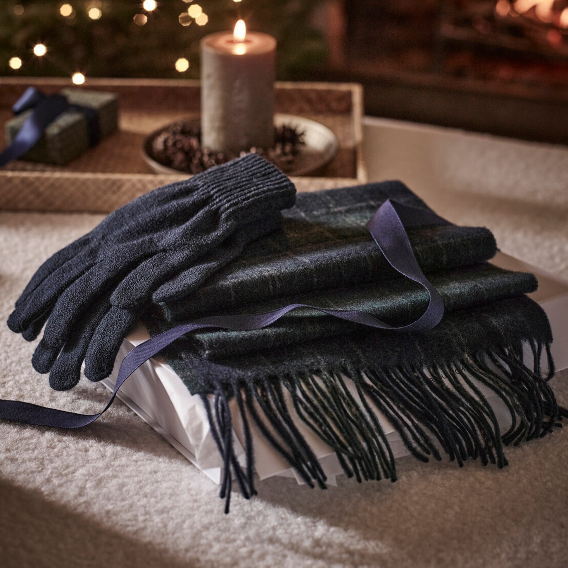 Barbour TARTAN SCARF & GLOVE Gift Set Mens Green Loch Tartan front view with scarf and gloves, elegantly presented in a gift box.