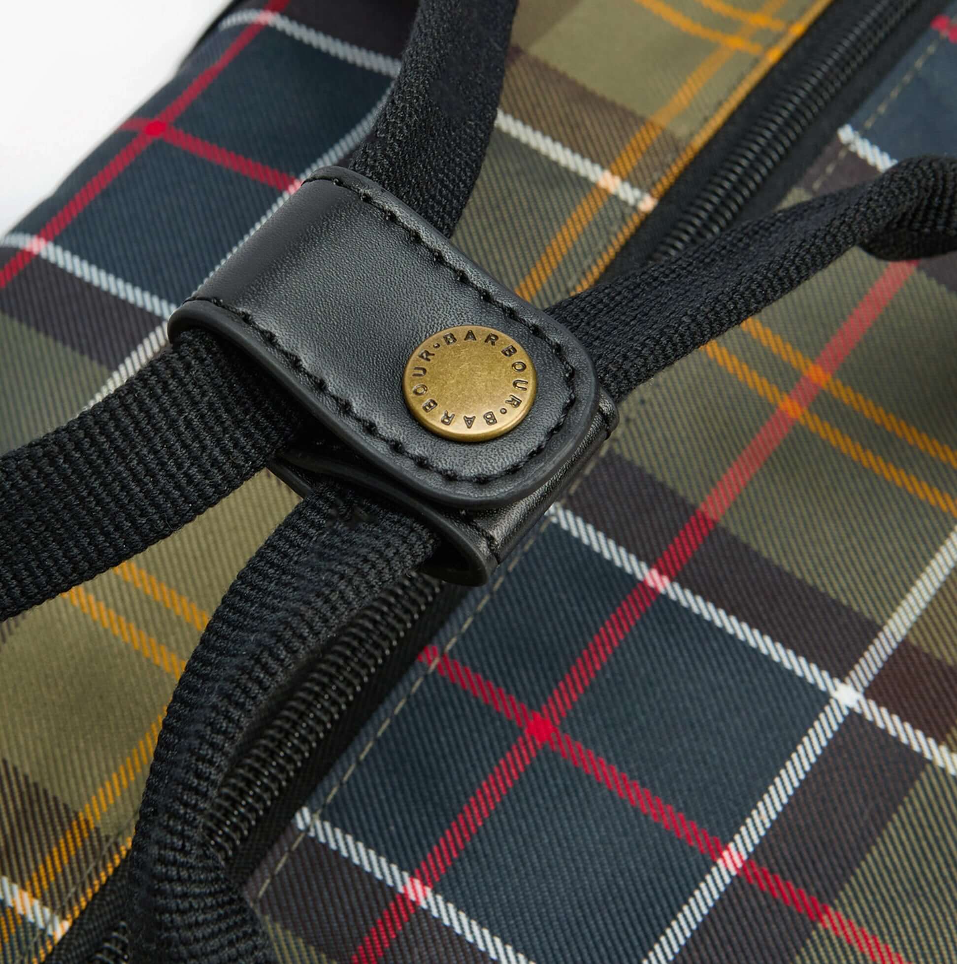 Barbour TORRIDON TARTAN Holdall Bag Classic Tartan detail view of zipper and handle with logo