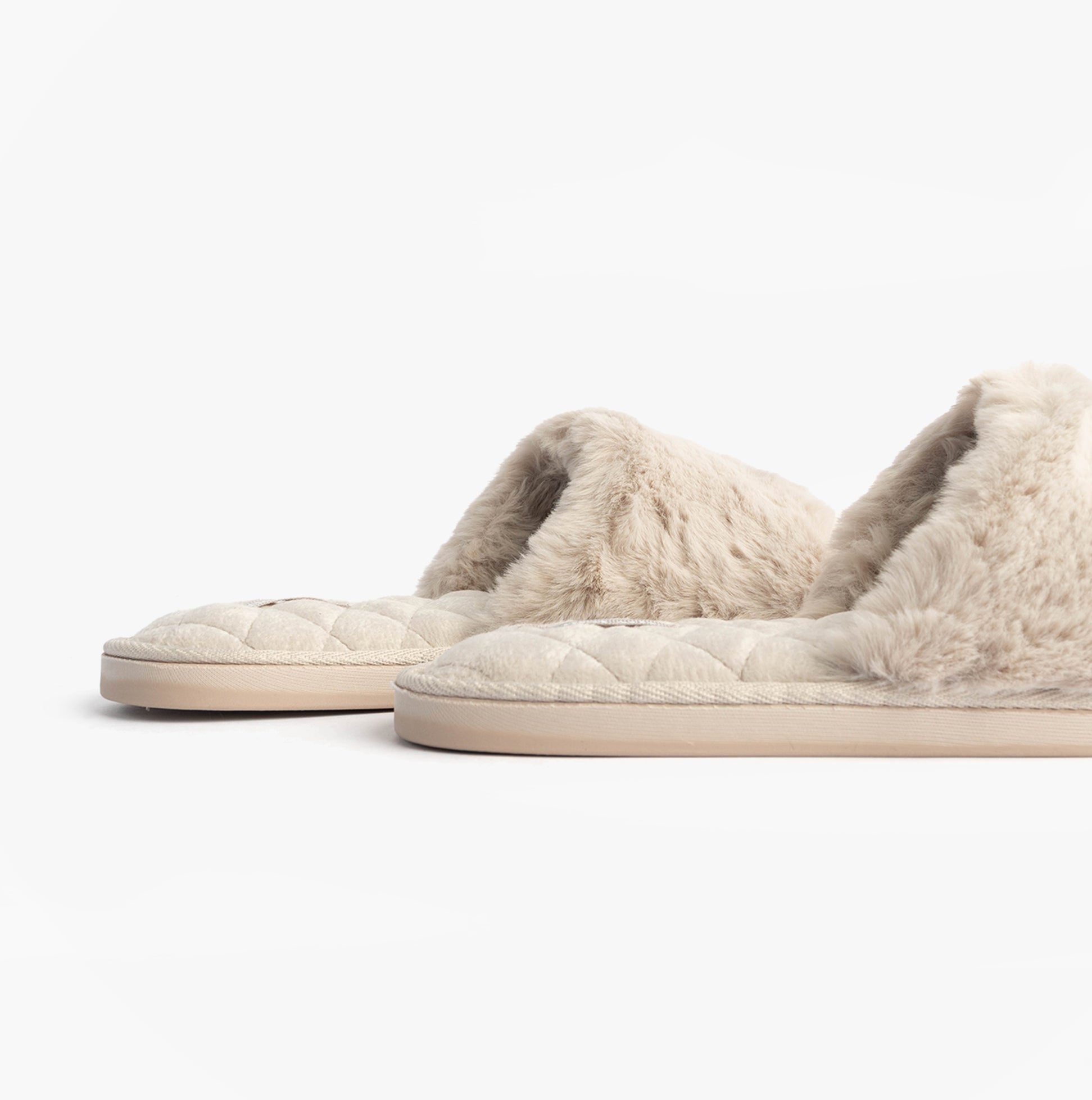 Bedroom Athletics ERIN Womens Slipper Sliders Light Grey side view featuring soft faux fur upper and rubber sole