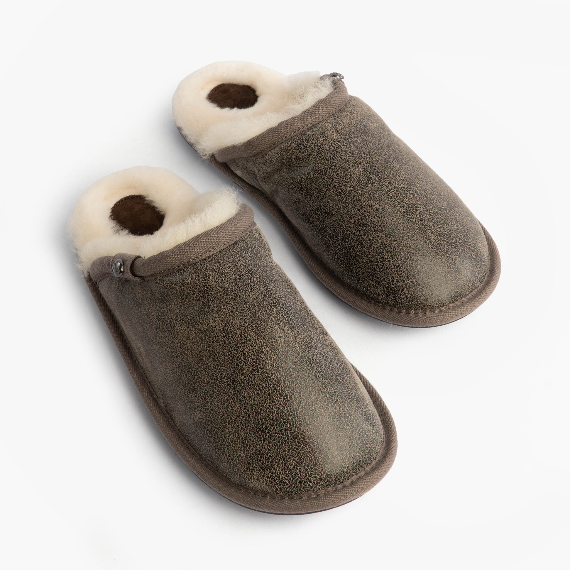 Bedroom Athletics KIEFER Mens Mules Slippers Distressed Tea side view showing soft sheepskin lining.