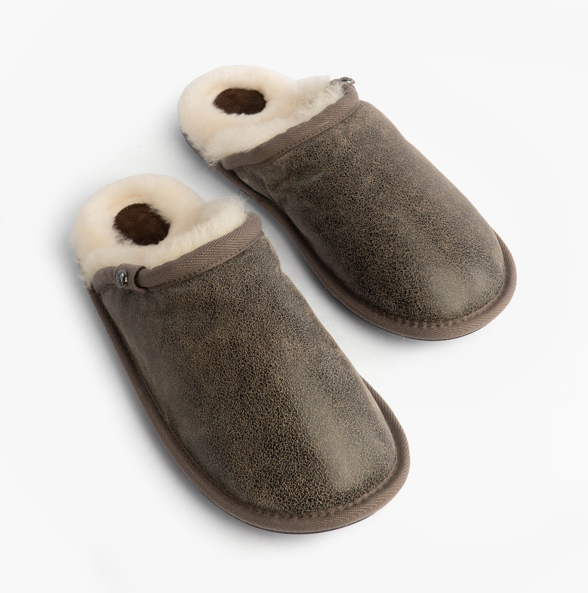 Bedroom Athletics KIEFER Mens Mules Slippers Distressed Tea side view showing soft sheepskin lining.