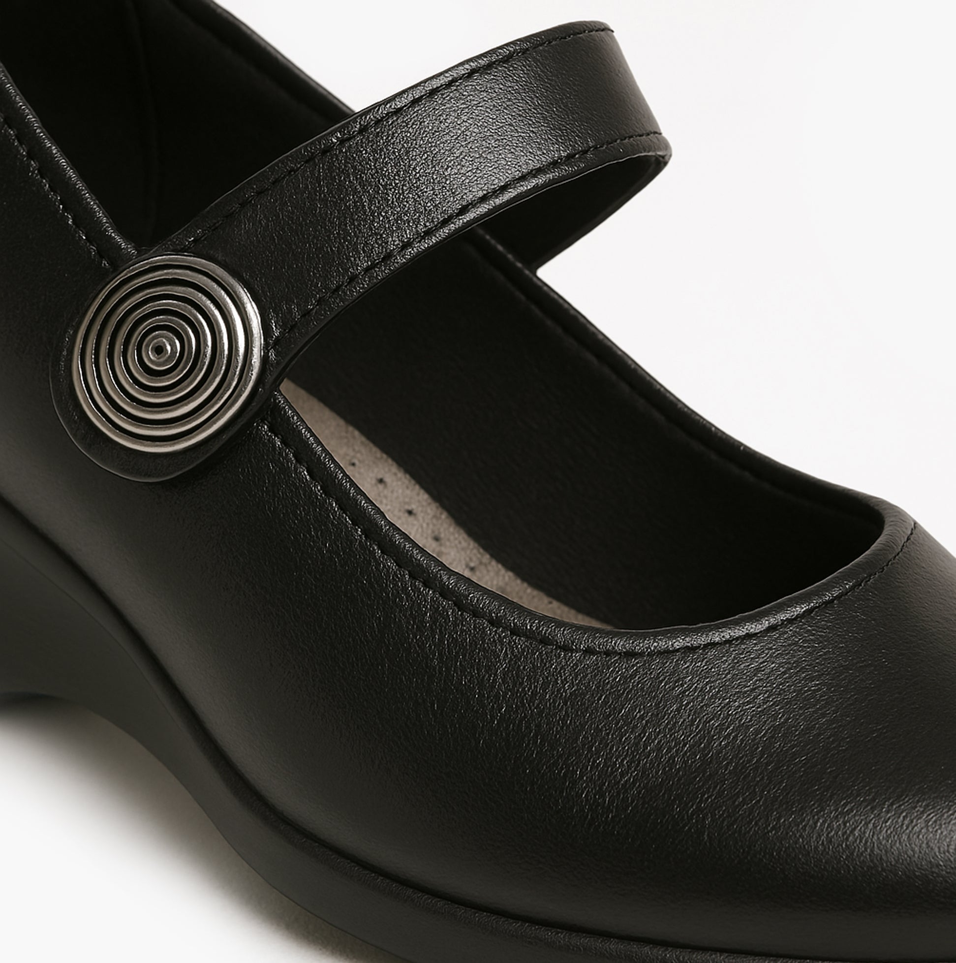 Boulevard L027A Ladies Shoes Black detail view of black Mary Jane shoes with metal buckle.