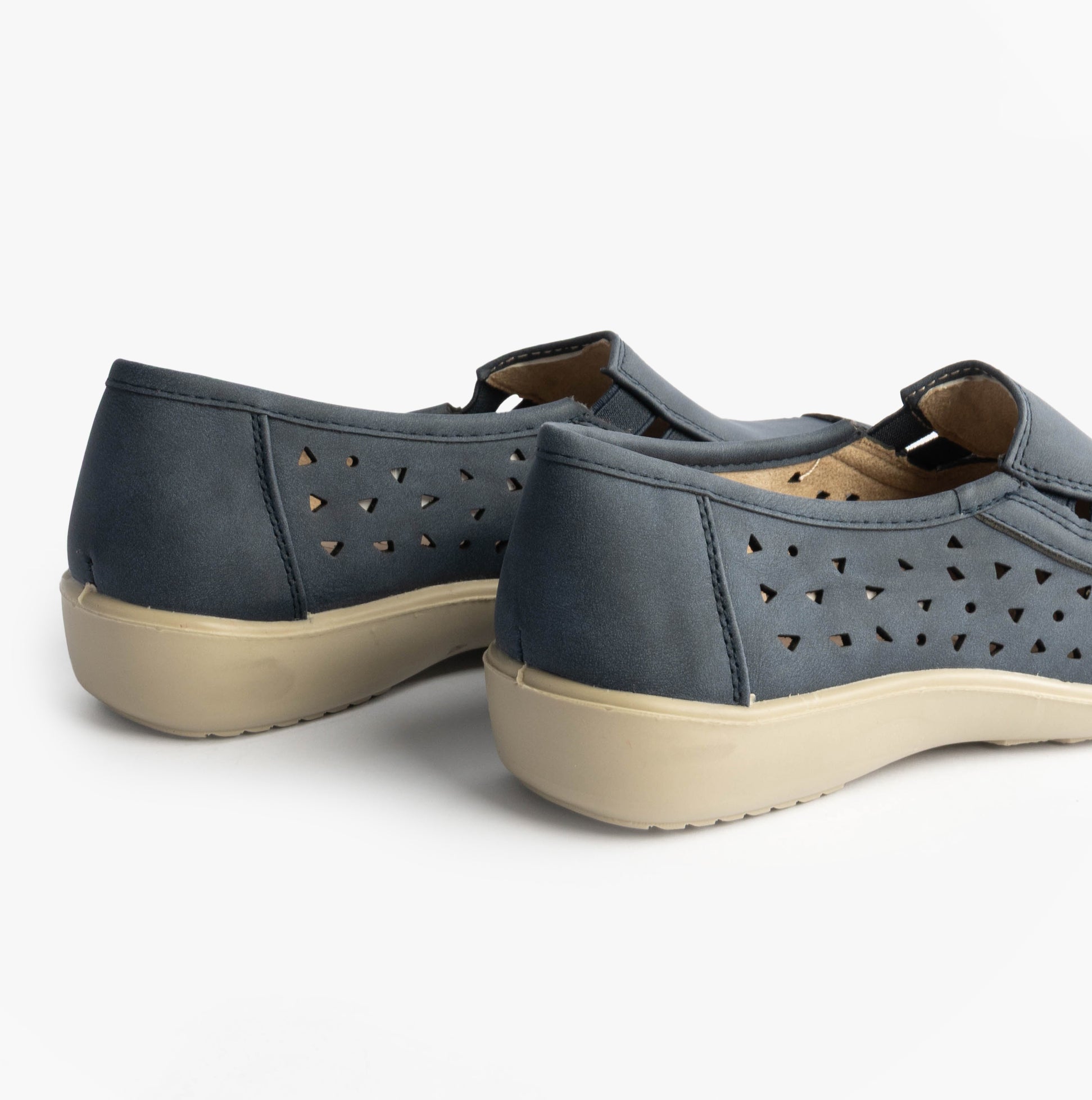 Boulevard MARSHA Womens Cut-Out Slip-On Shoes Navy Blue