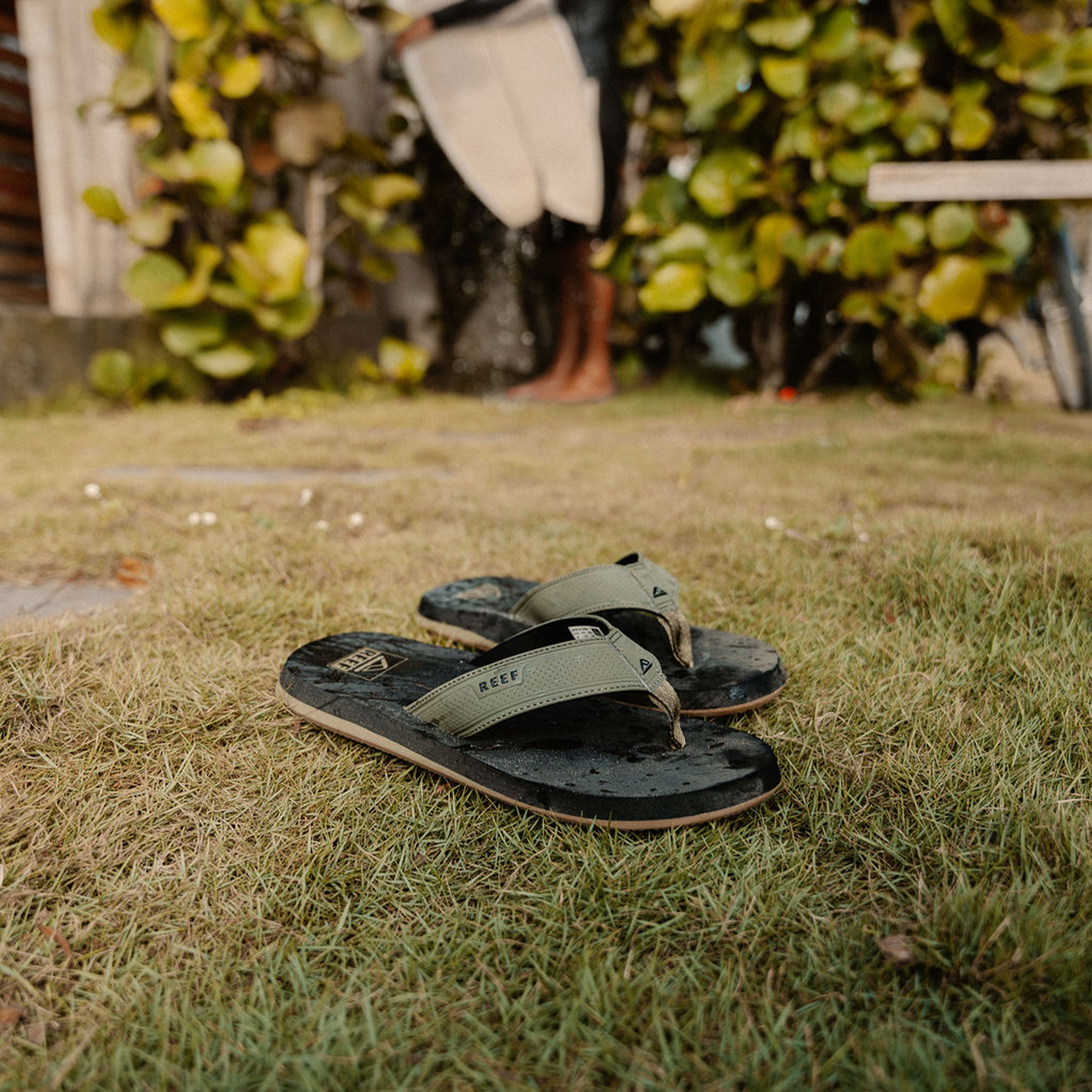 Reef THE LAYBACK Mens Toe-Post Sandals Black/Olive