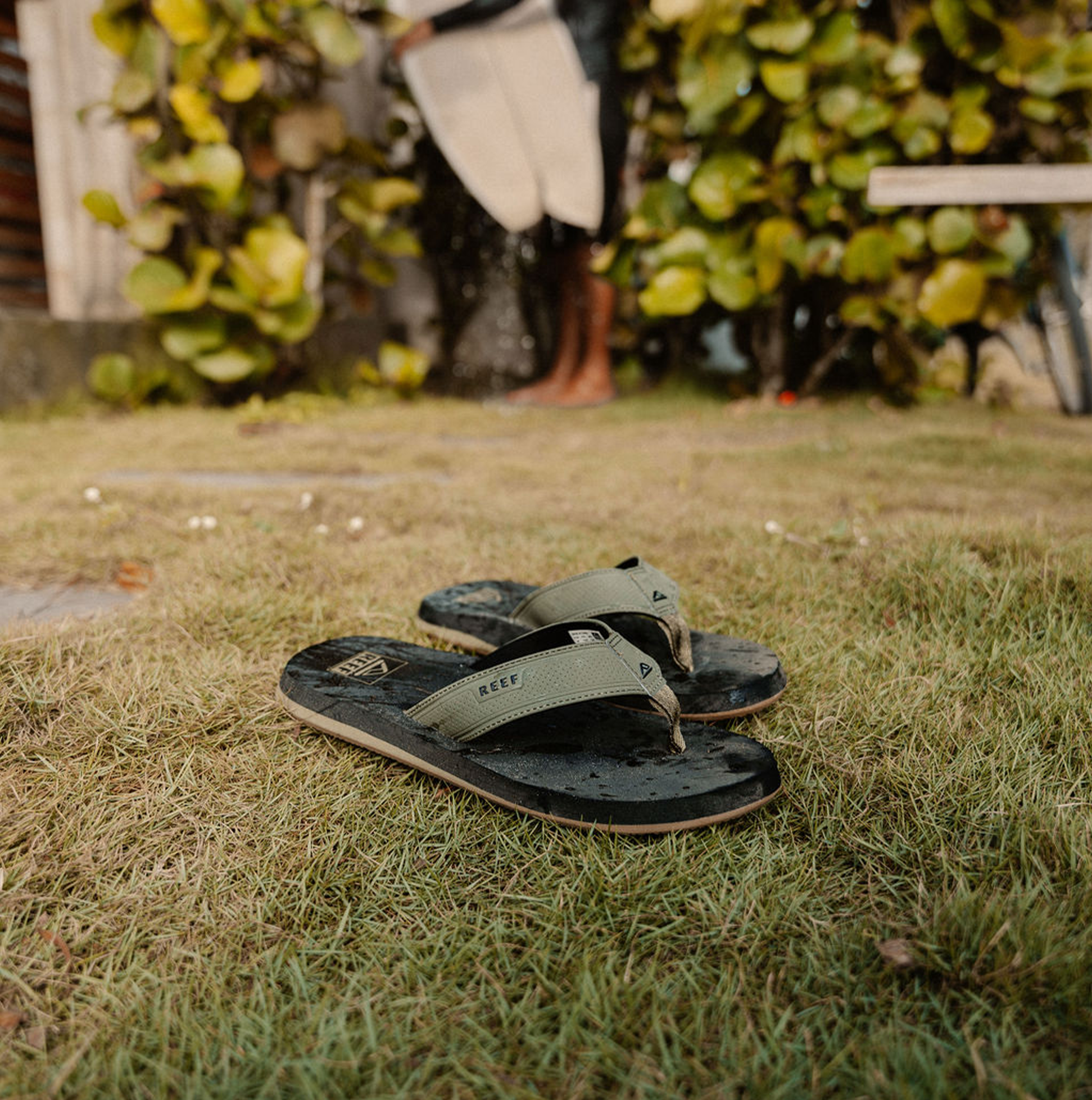 Reef THE LAYBACK Mens Toe-Post Sandals Black/Olive