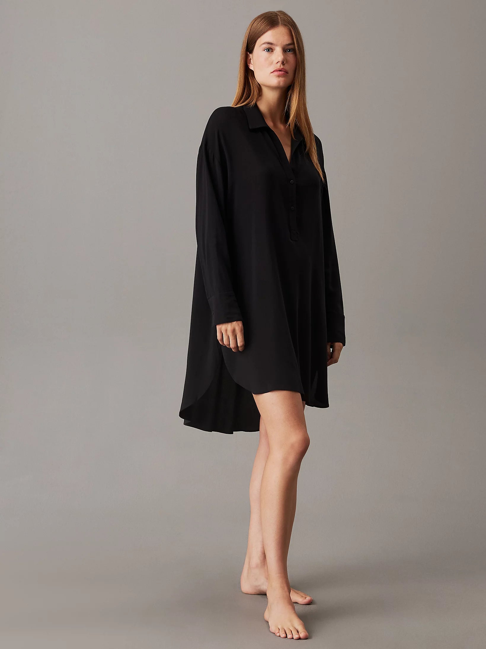Calvin Klein WOVEN VISCOSE Womens Nightshirt Black side view showcasing long sleeves and relaxed fit.