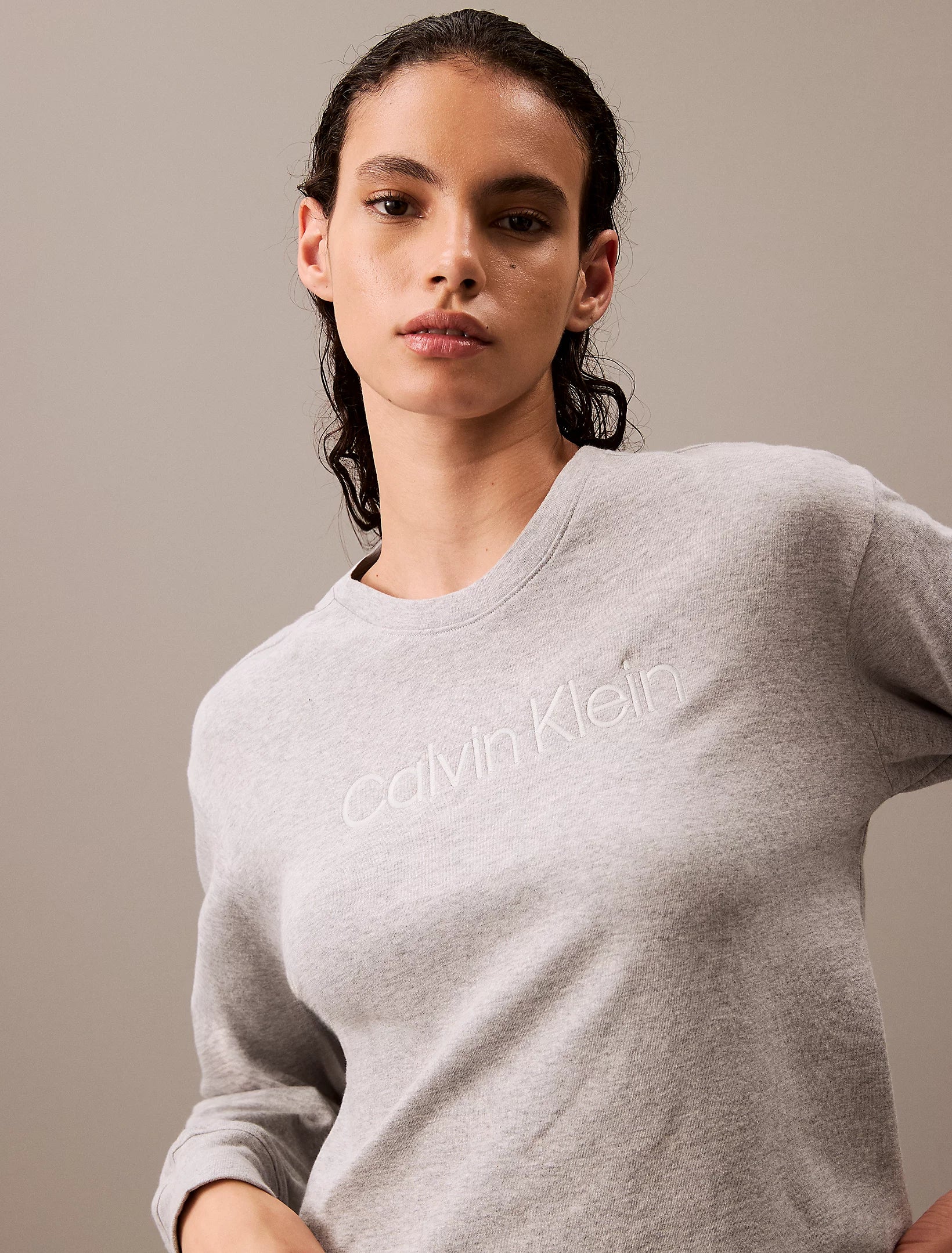 Calvin Klein MODERN TERRY Womens Sweatshirt Grey Heather front view featuring soft cotton material and embroidered logo.