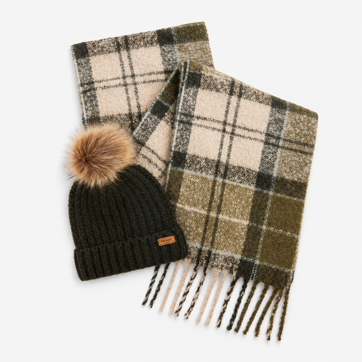 Barbour SALTBURN BEANIE & TARTAN SCARF GIFT SET Womens Beanie Ancient Loden/Dark Green