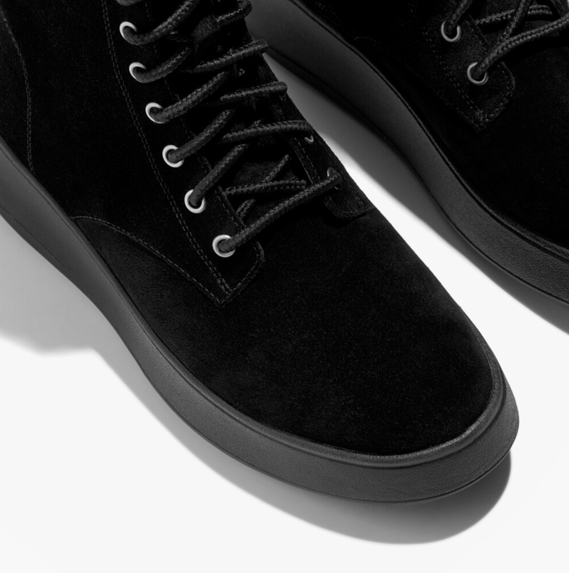 FitFlop F-MODE SUEDE LACE-UP FLATFORM Ladies Ankle Boots All Black detail view of lace-up suede upper