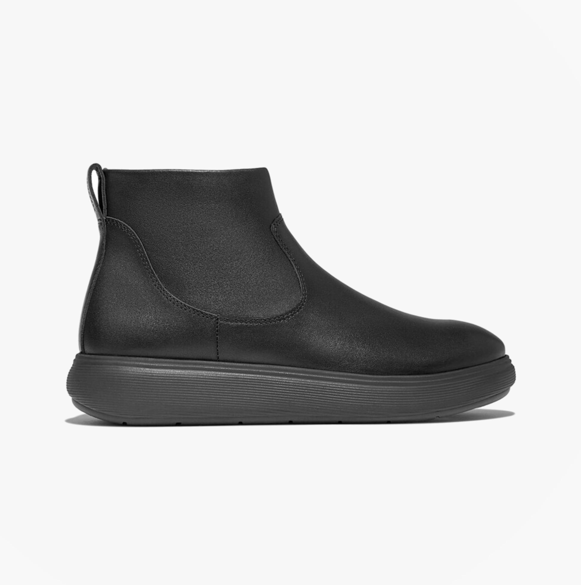 FitFlop iQ-COMFF LEATHER ZIP Womens Chelsea Boots All Black side view, featuring smooth leather upper and cushioned sole.