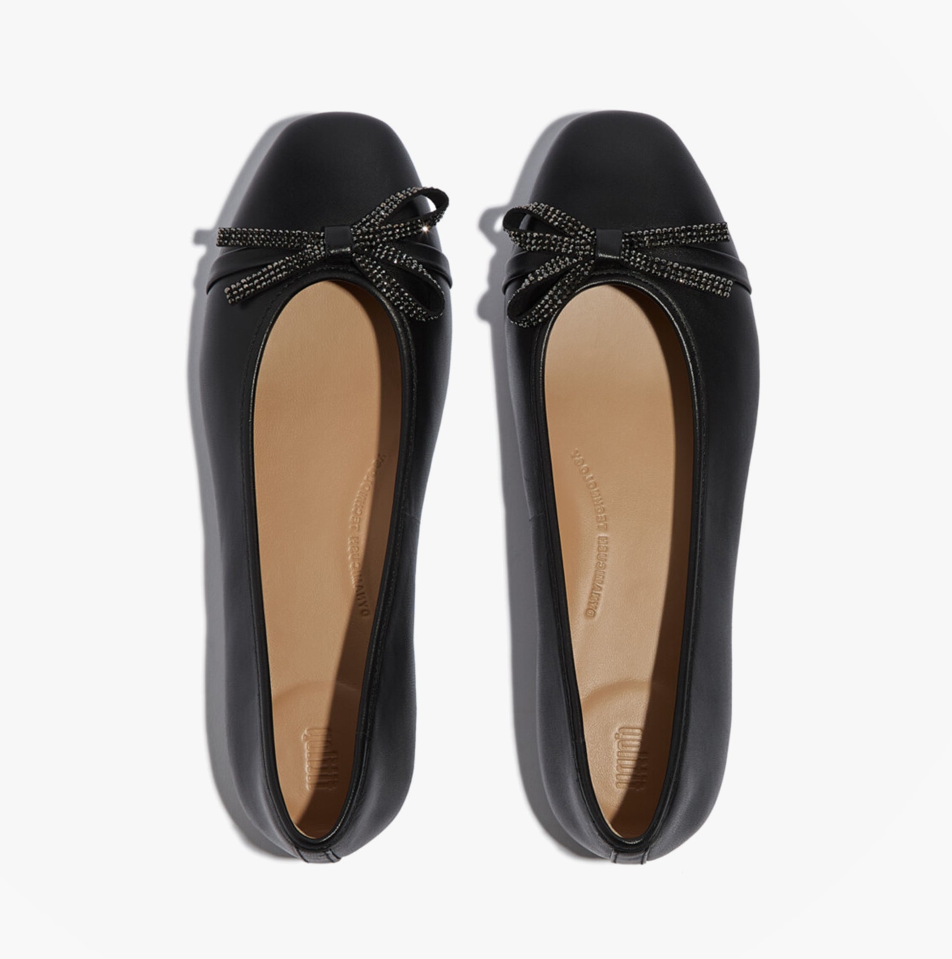 FitFlop DELICATO GLITZ-BOW LEATHER Womens Ballet Black top view of the shoe with bow accent.