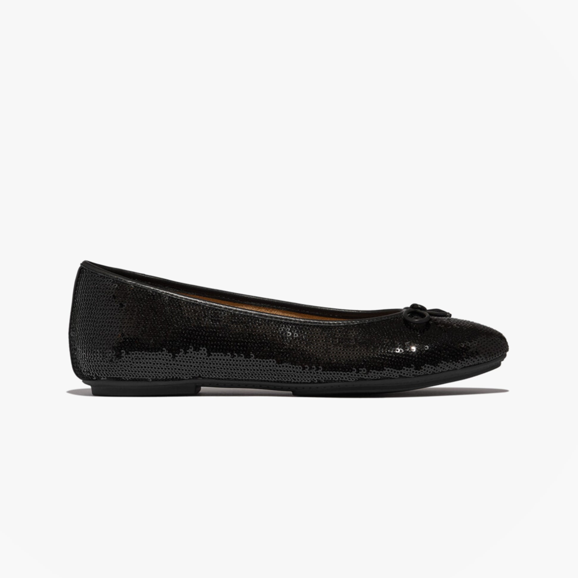 FitFlop DELICATO BOW SEQUIN BALLET Womens Ballet Black side view of black sequin ballerina shoes