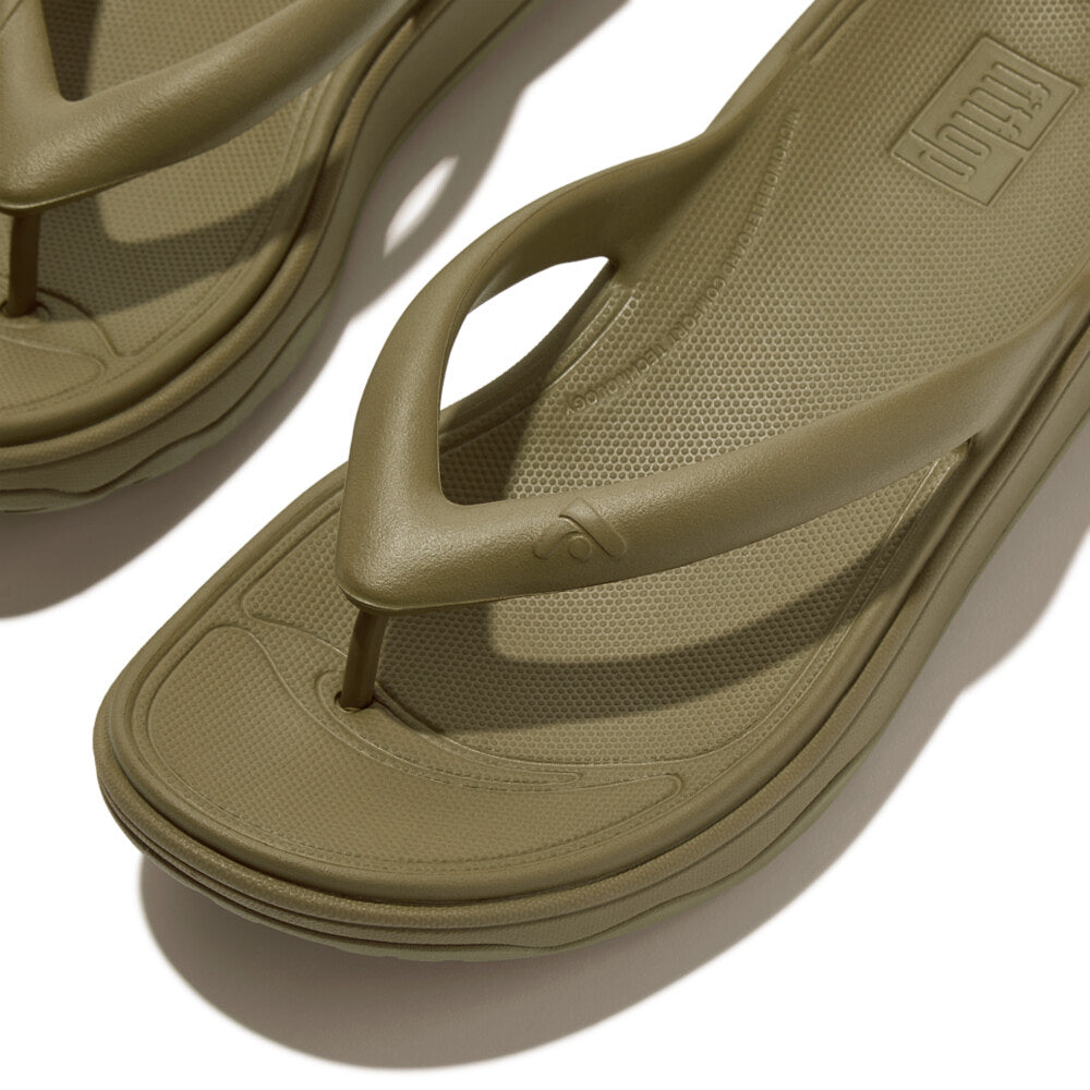 FitFlop RELIEFF RECOVERY Womens Toe Post Sandals Camo-Green detail view highlighting comfort and minimalist design.