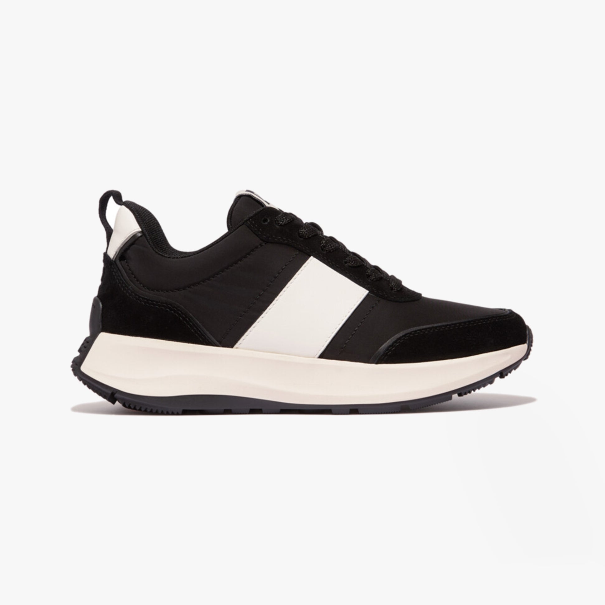 FitFlop F-MODE Womens Trainers Black side view featuring a sleek leather and suede design with lace-up closure.