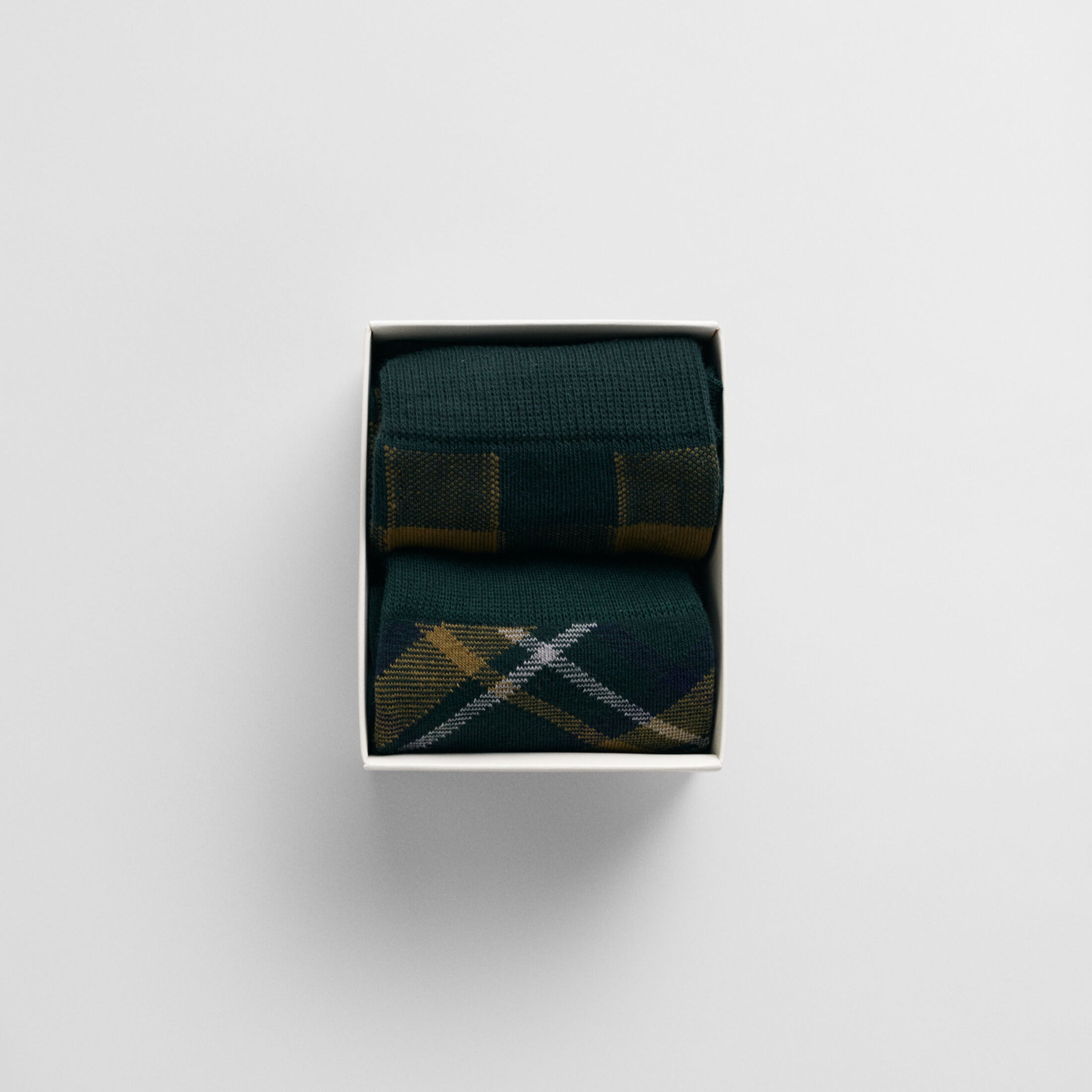 GANT CHECK SOCKS 2-Pack GIFT BOX Mens Tartan Green, top view of socks in gift box.