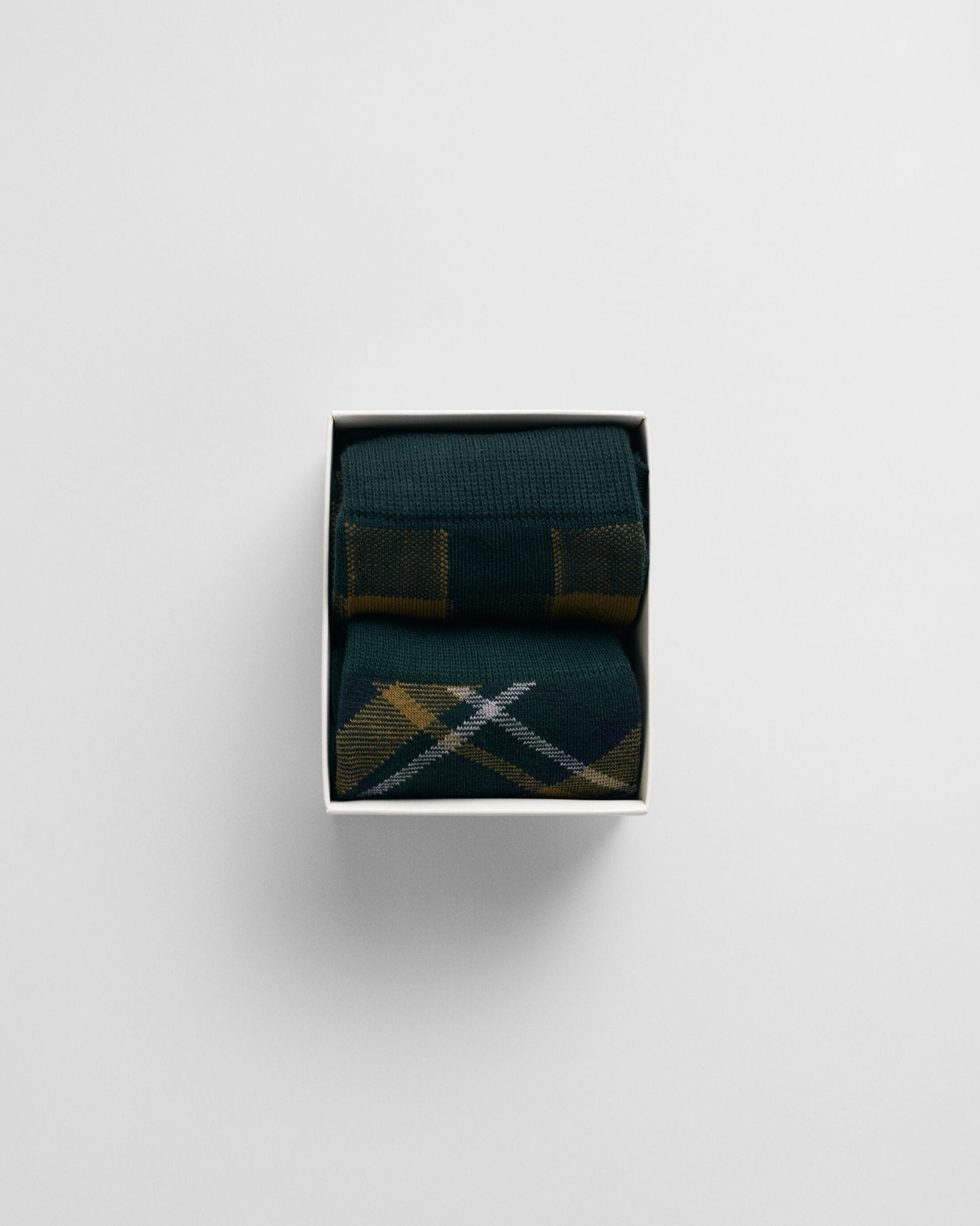 GANT CHECK SOCKS 2-Pack GIFT BOX Mens Tartan Green, top view of socks in gift box.