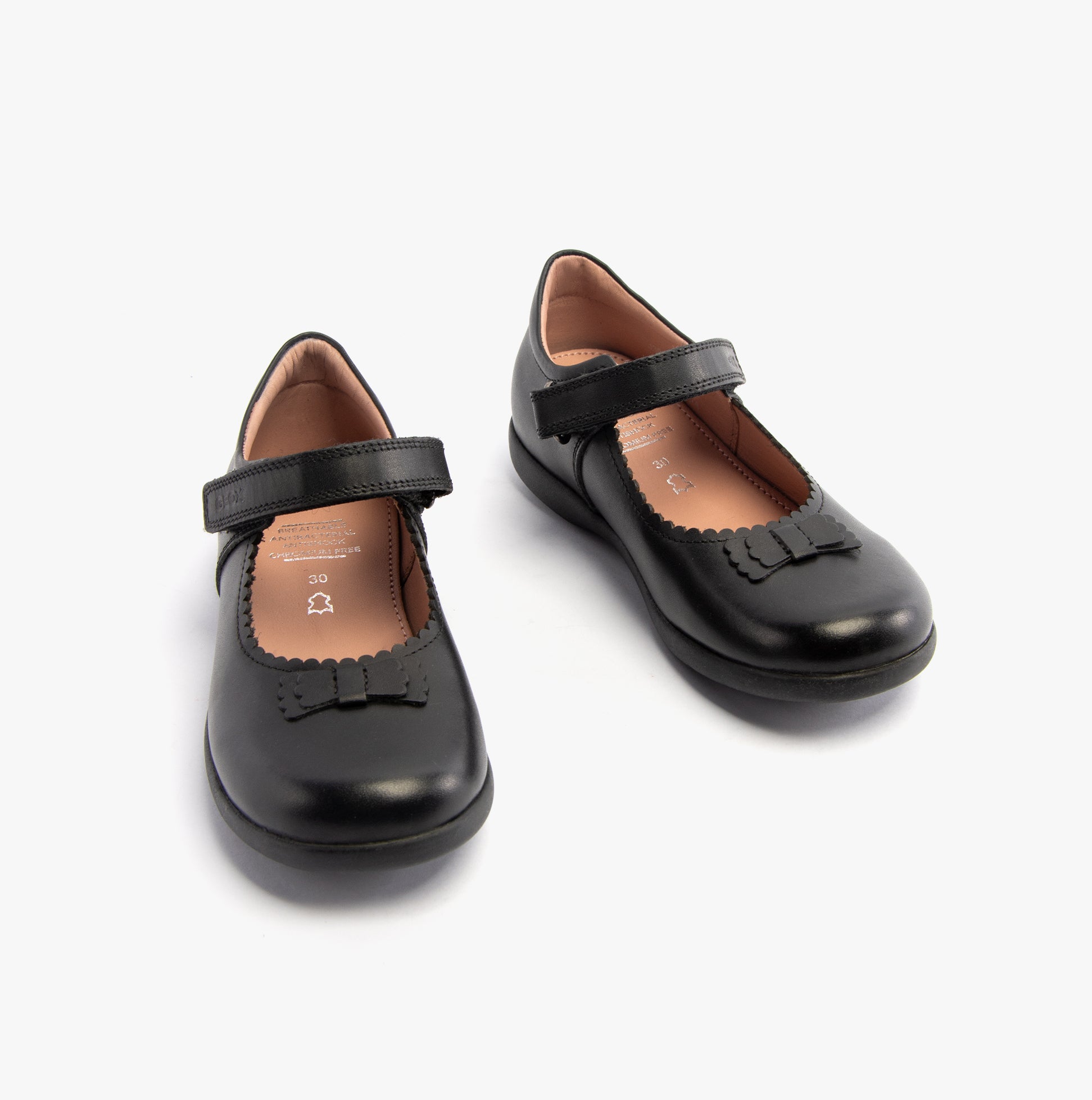 GEOX J NAIMARA Girls Shoes Black front view featuring leather upper, round toe, and touch fastening.