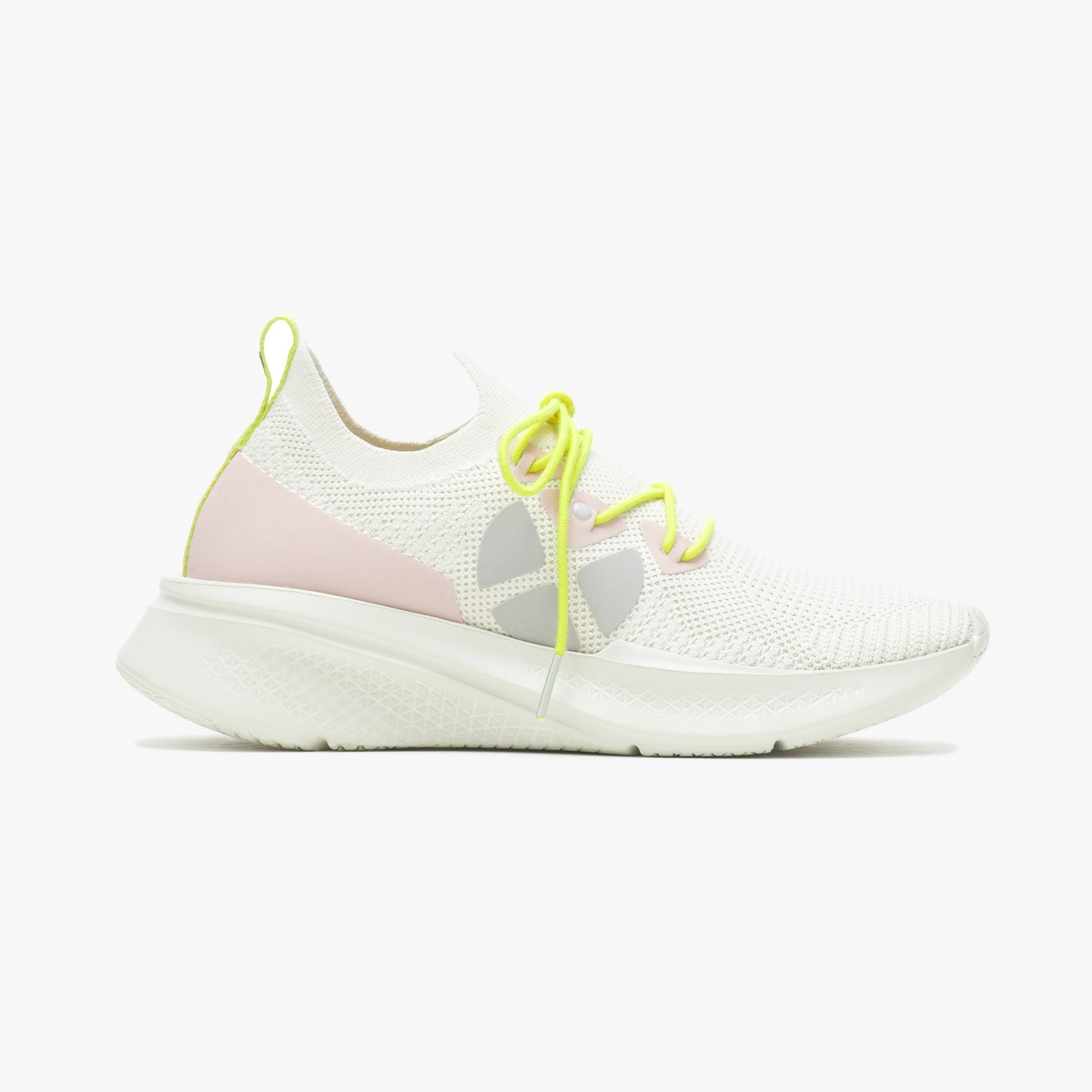 Hush Puppies 34074-58122 SPARK Womens Trainers White side view with knit upper, lace-up closure, and EVA sole.