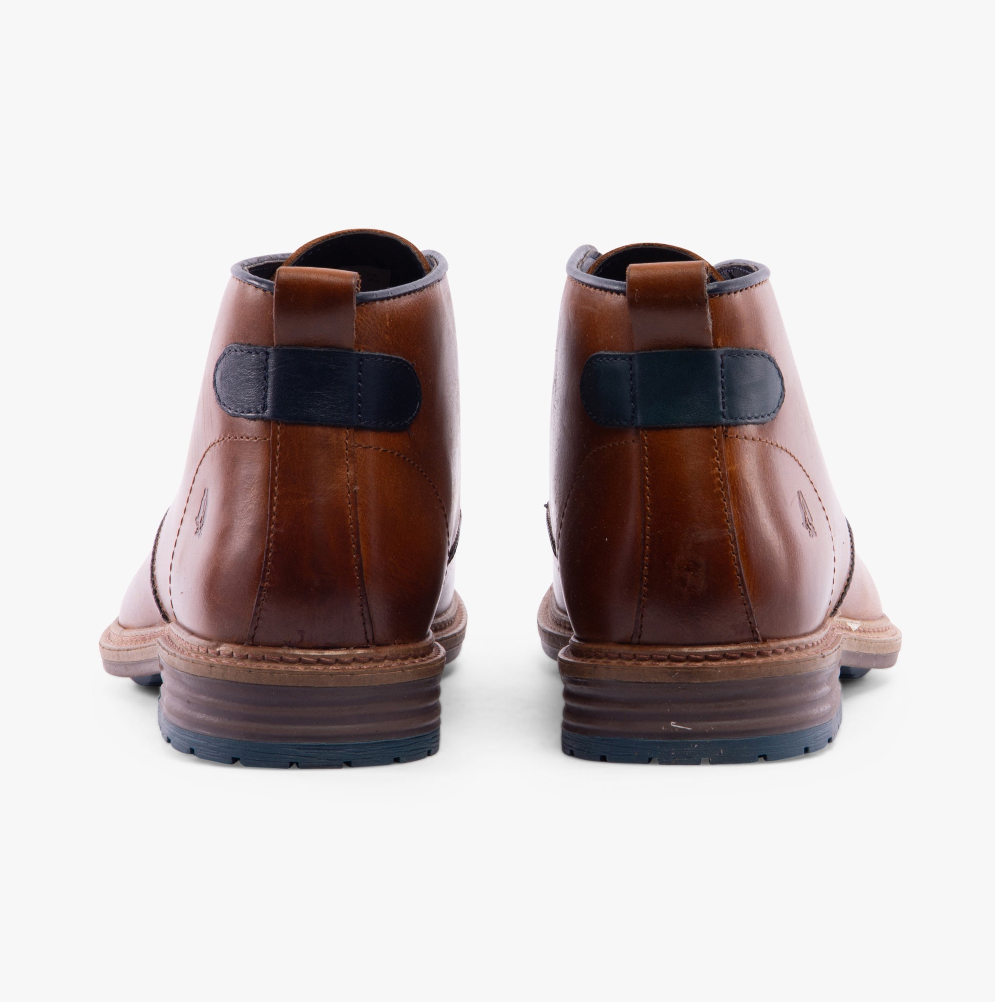 Hush Puppies JONAS CHUKKA Mens Boots Tan rear view of ankle boots with leather upper and rubber sole.