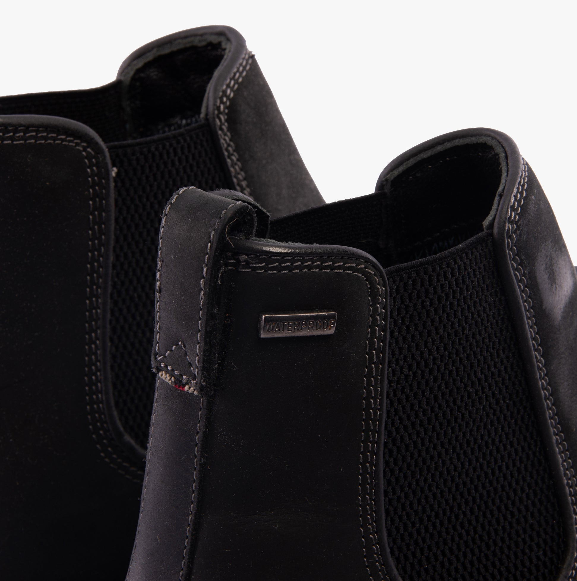 Hush Puppies PRESTON CHELSEA Mens Boots Black detail view showcasing leather upper and elastic side panels.