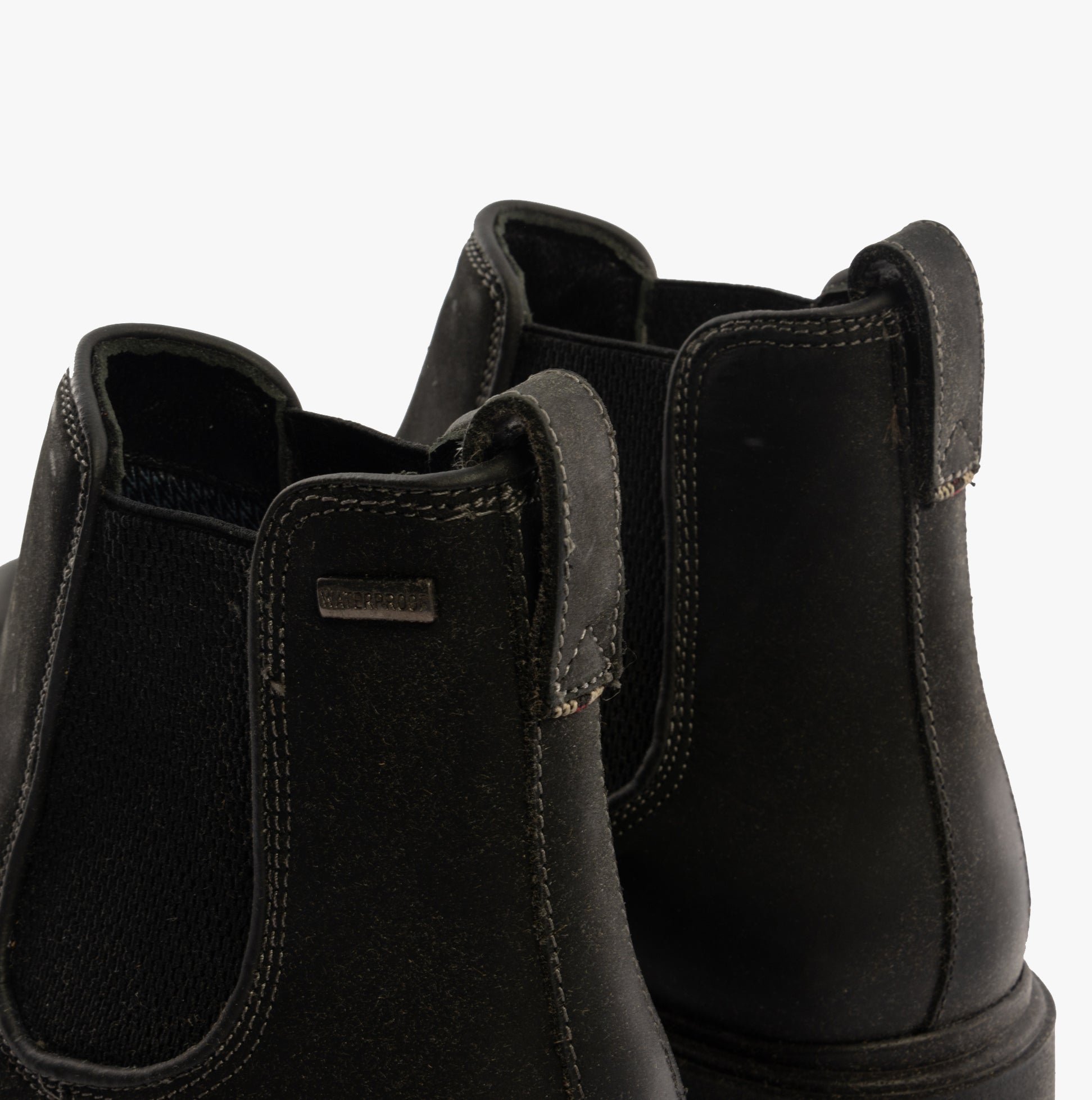 Hush Puppies PRESTON CHELSEA Mens Boots Black detail view showing the back of the Chelsea boots with elastic panels.