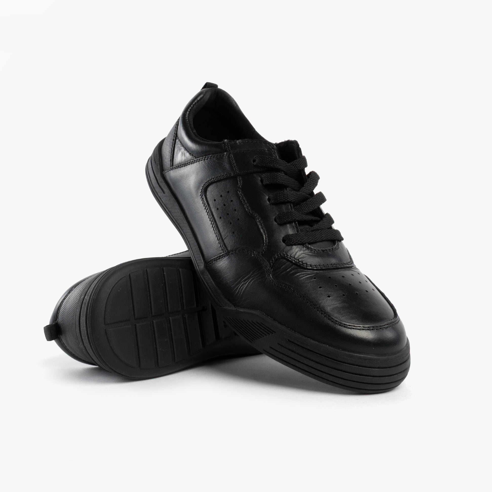 Hush Puppies SHANE SENIOR Boys Shoes Black side view showcasing lace-up design and low top silhouette.