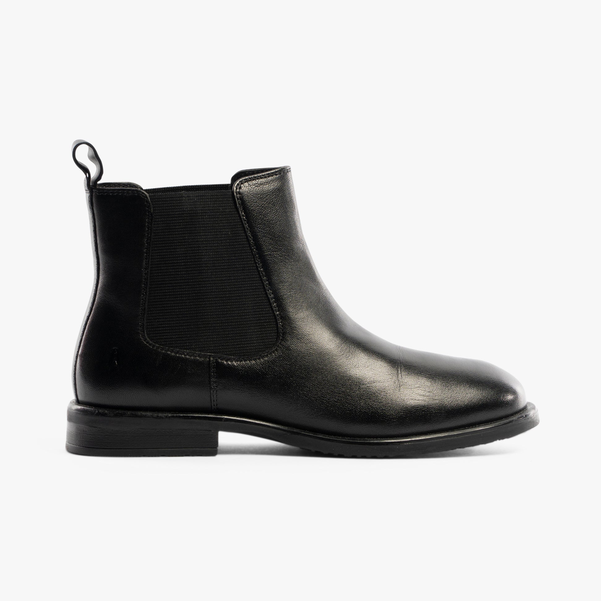 Hush Puppies VIOLA Womens Boots Black side view, Chelsea style ankle boots made of leather with block heel.