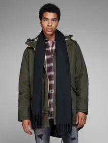 Jack & Jones SOLID WOVEN Mens Scarf Black worn by a man in a front view, showcasing comfort and style.