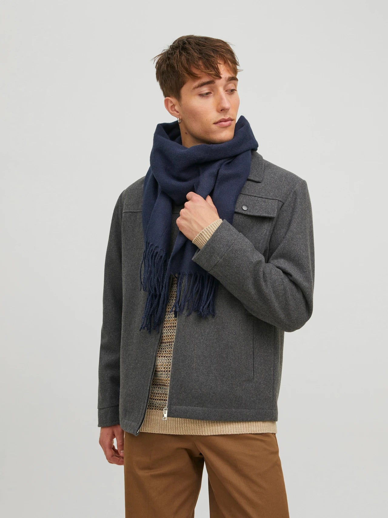 Jack & Jones SOLID WOVEN Mens Scarf Navy Blazer on model wearing a gray jacket, side view, showcasing scarf detail.