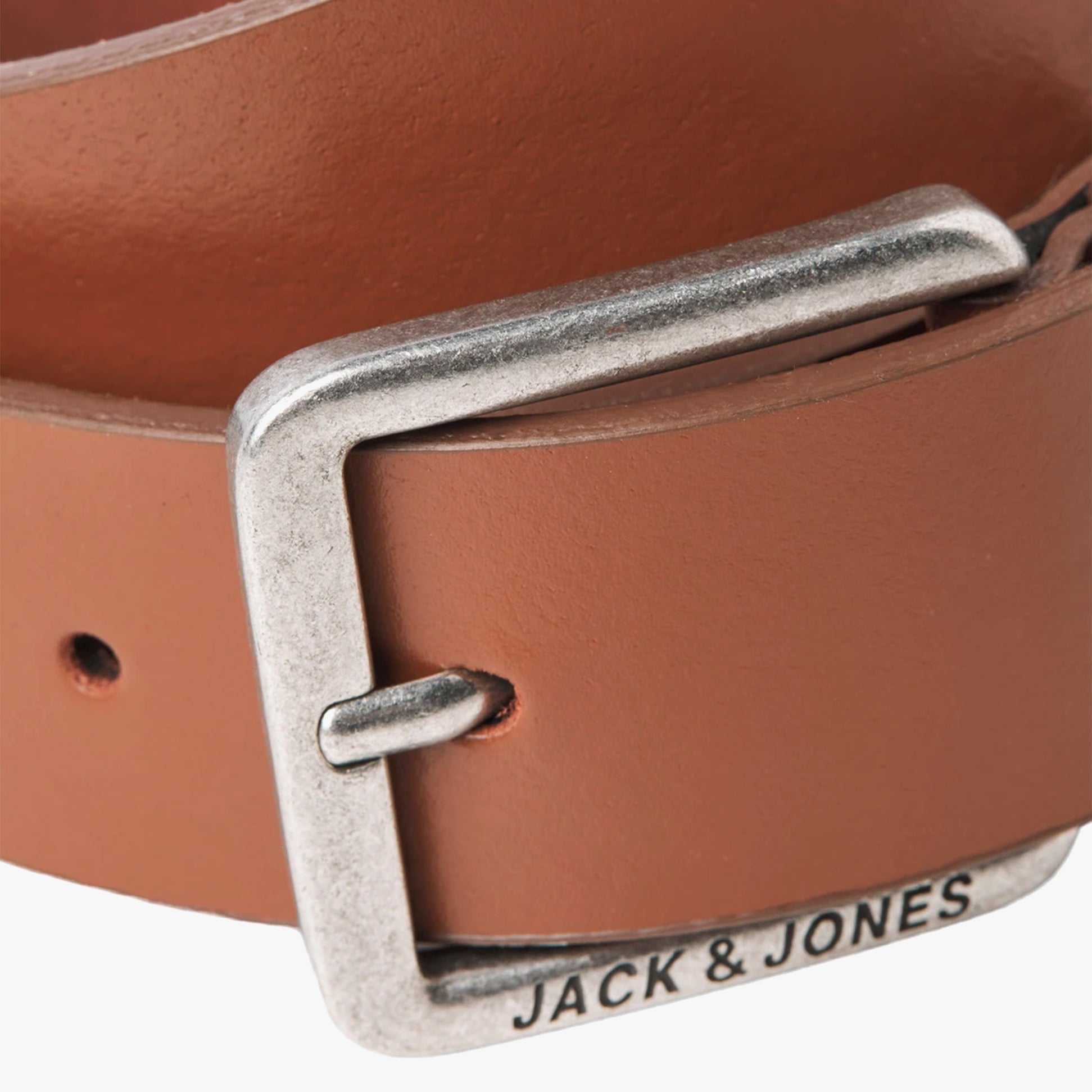 Jack & Jones ESPO Mens Belt Cognac detail view of buckle and strap, features adjustable leather design.