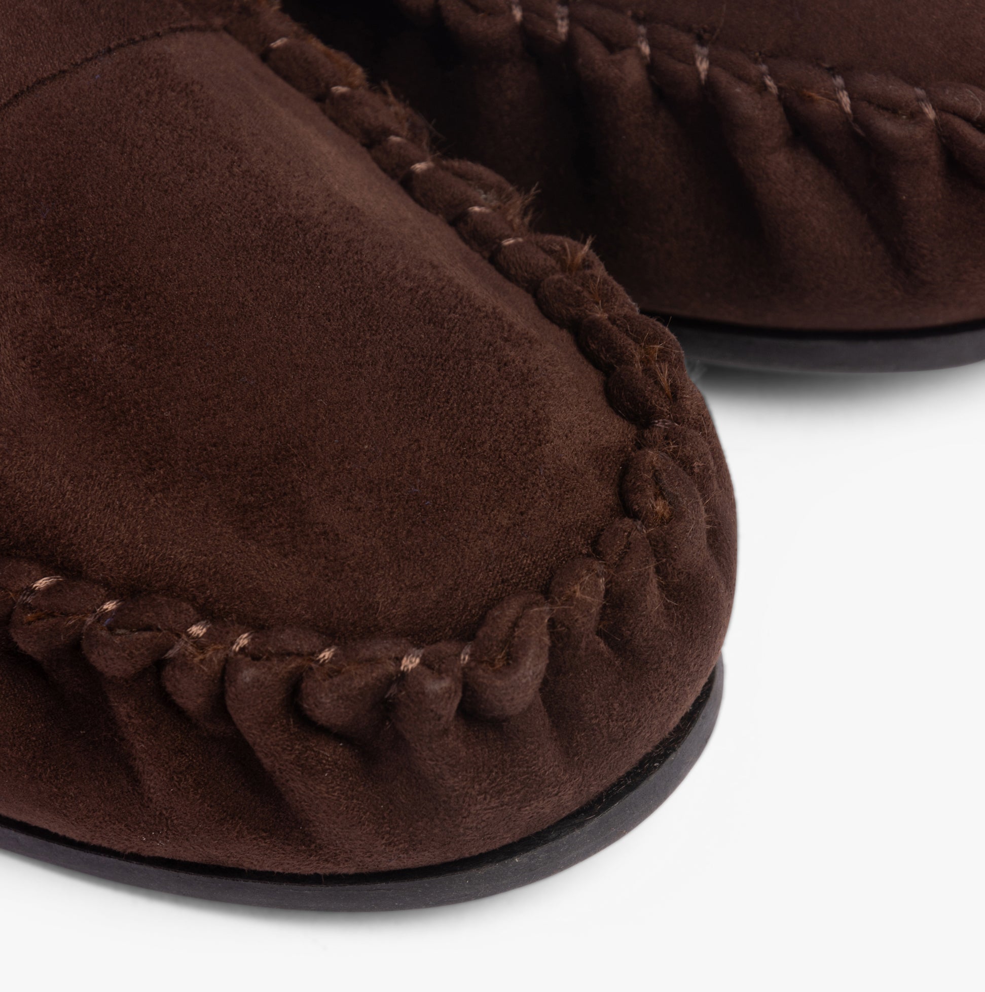 Jack & Jones MARK Mens Slippers Java detail view of moccasin slippers in brown textile with round toe shape.