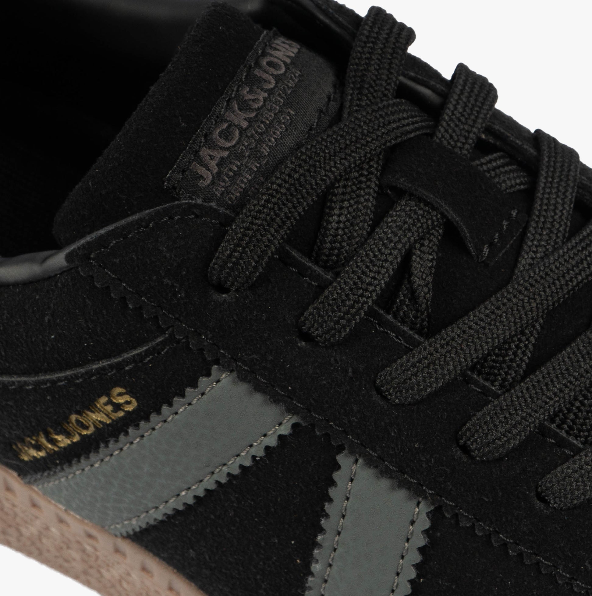 Jack & Jones JFWKIRK INTERNATIONAL CAMPAIGN Mens Trainers Anthracite detail view showcasing laces and upper material.