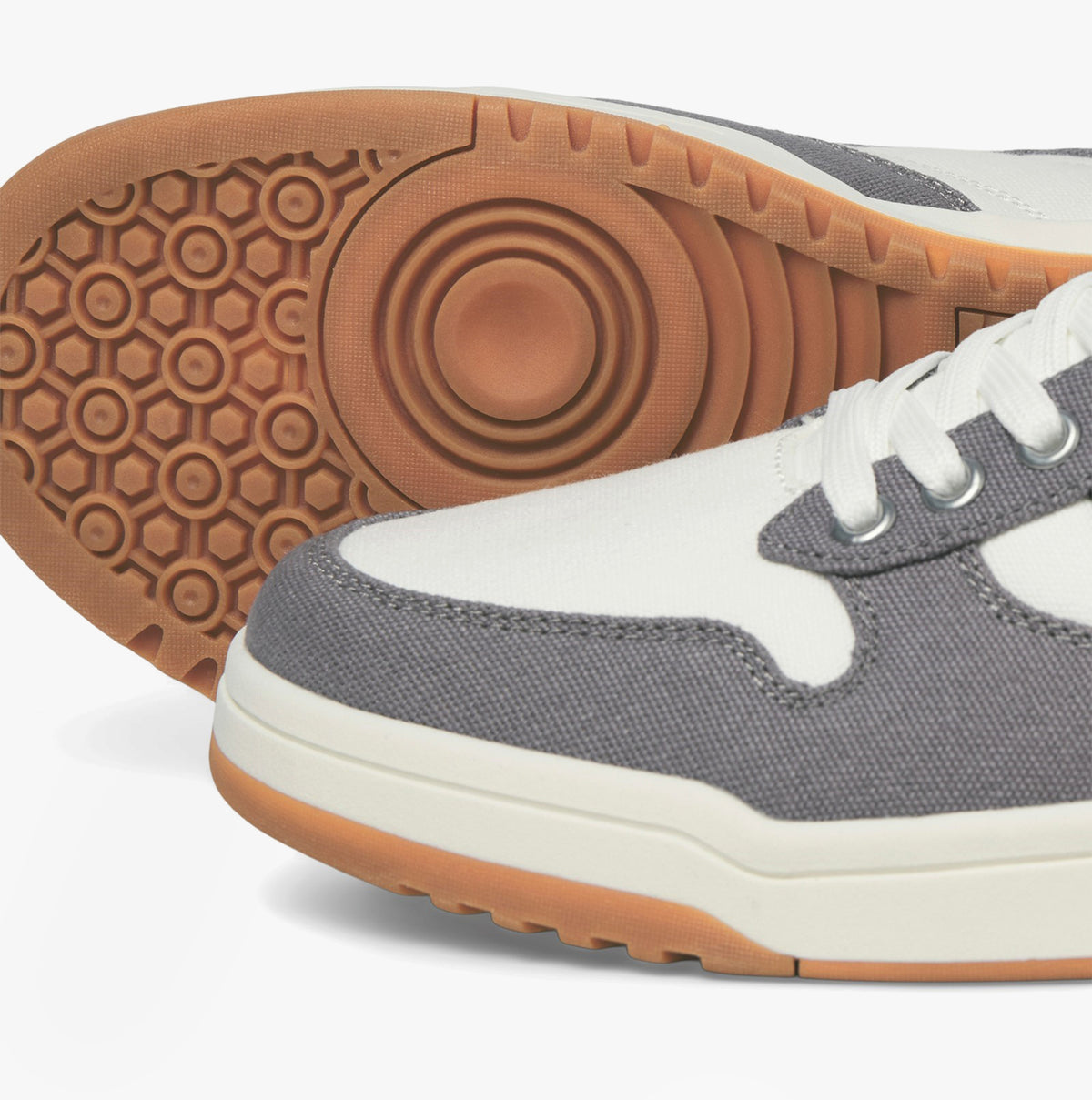 Jack & Jones JAMMER Mens Trainers Frost Grey close-up view of sole and upper material texture.