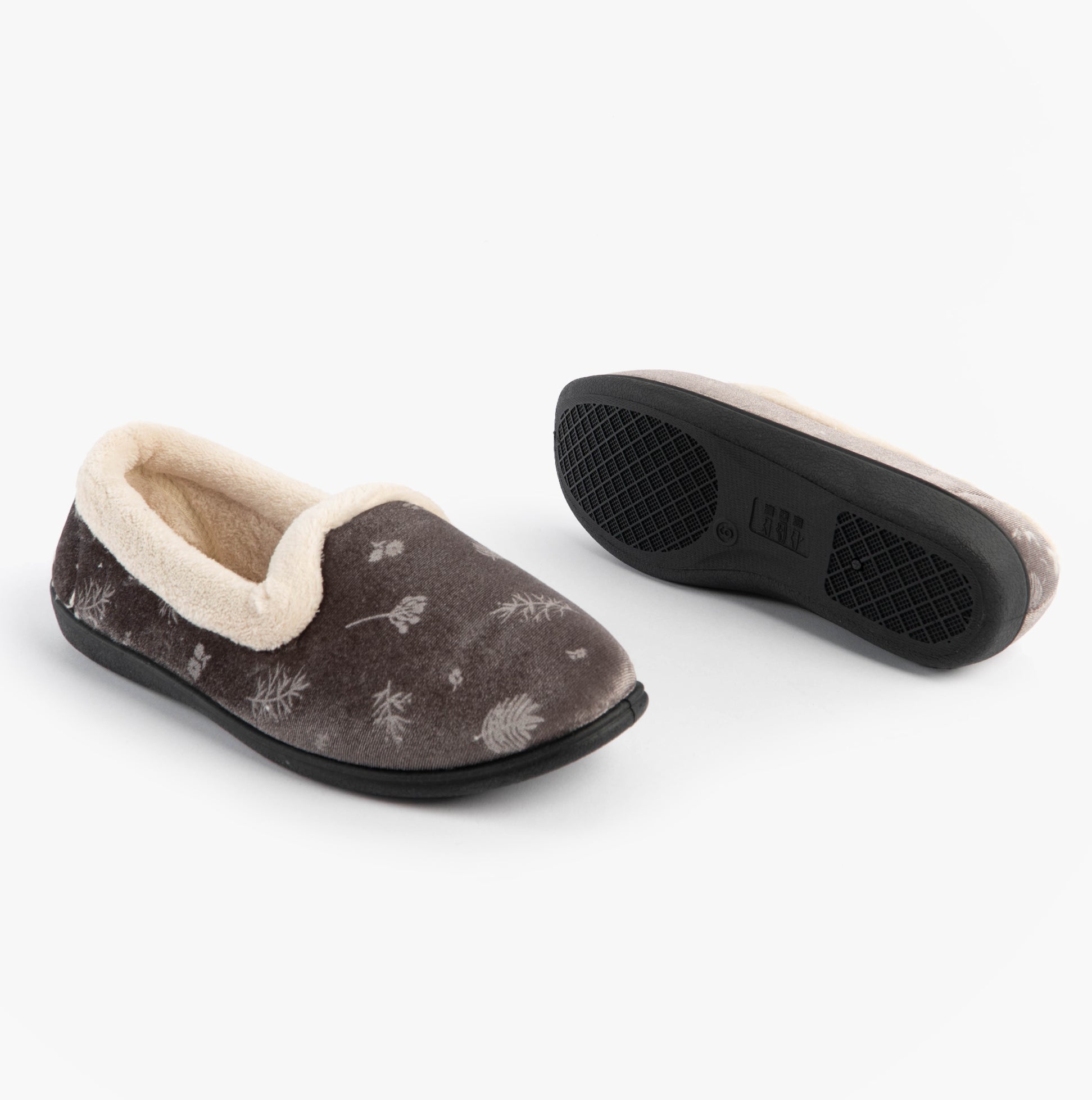 Jo & Joe ANNIE Womens Full Slippers Grey, side and top view, featuring textile upper, rubber sole, and warm lining.