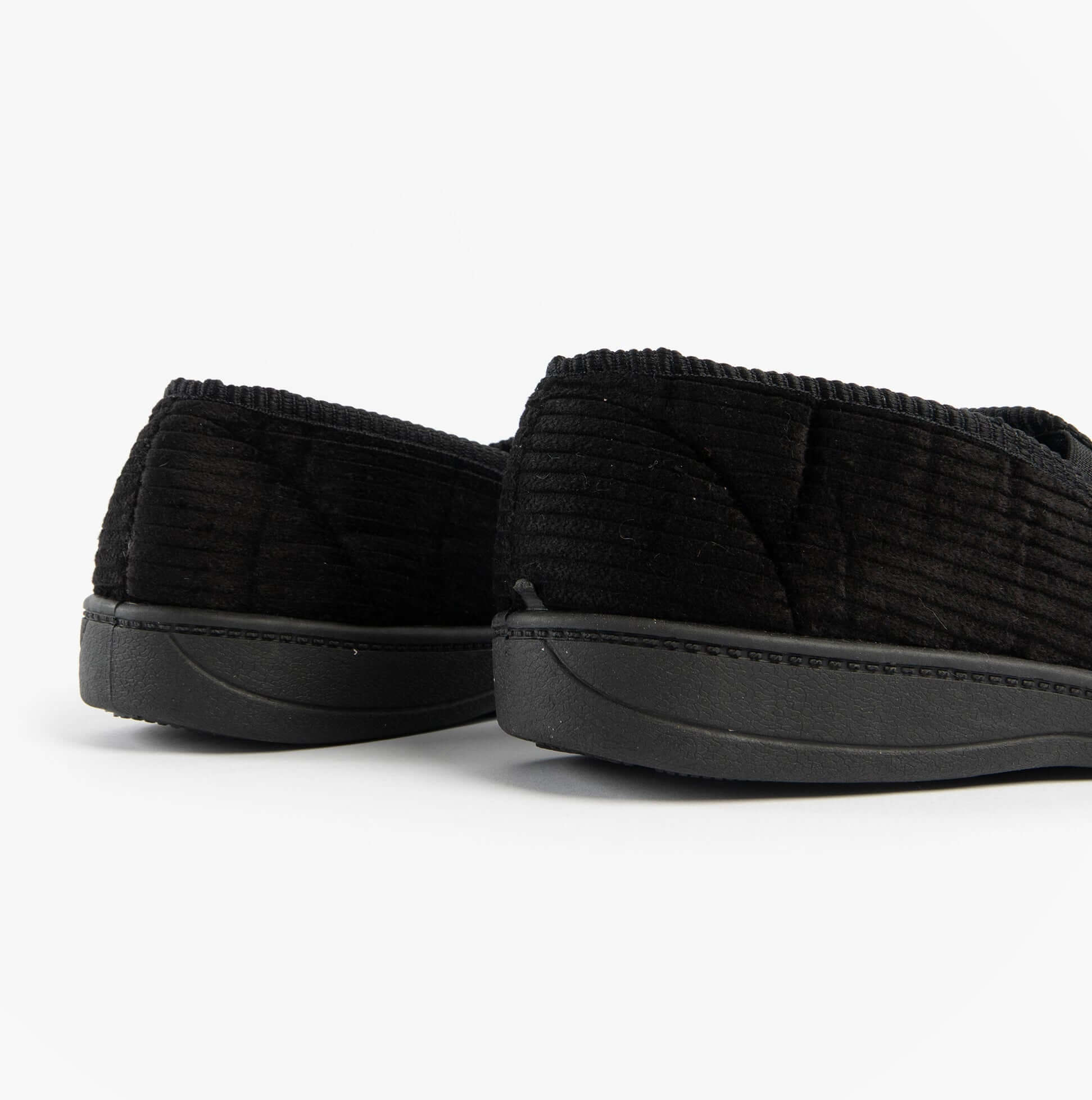Jo & Joe HARRY Mens Full Slippers Black, side view showcasing the textured upper and rubber sole.