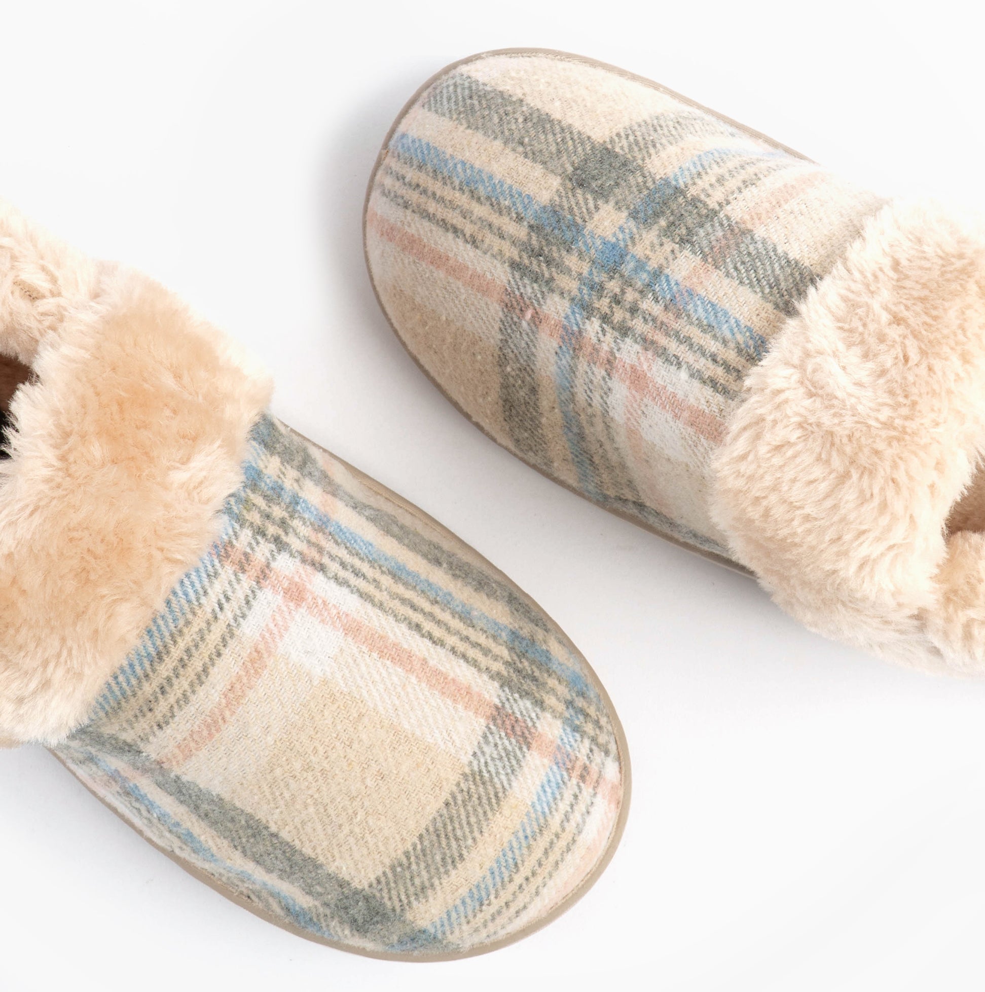 Jo & Joe HERITAGE Womens Full Slippers Oatmeal top view with soft lining and plaid design.