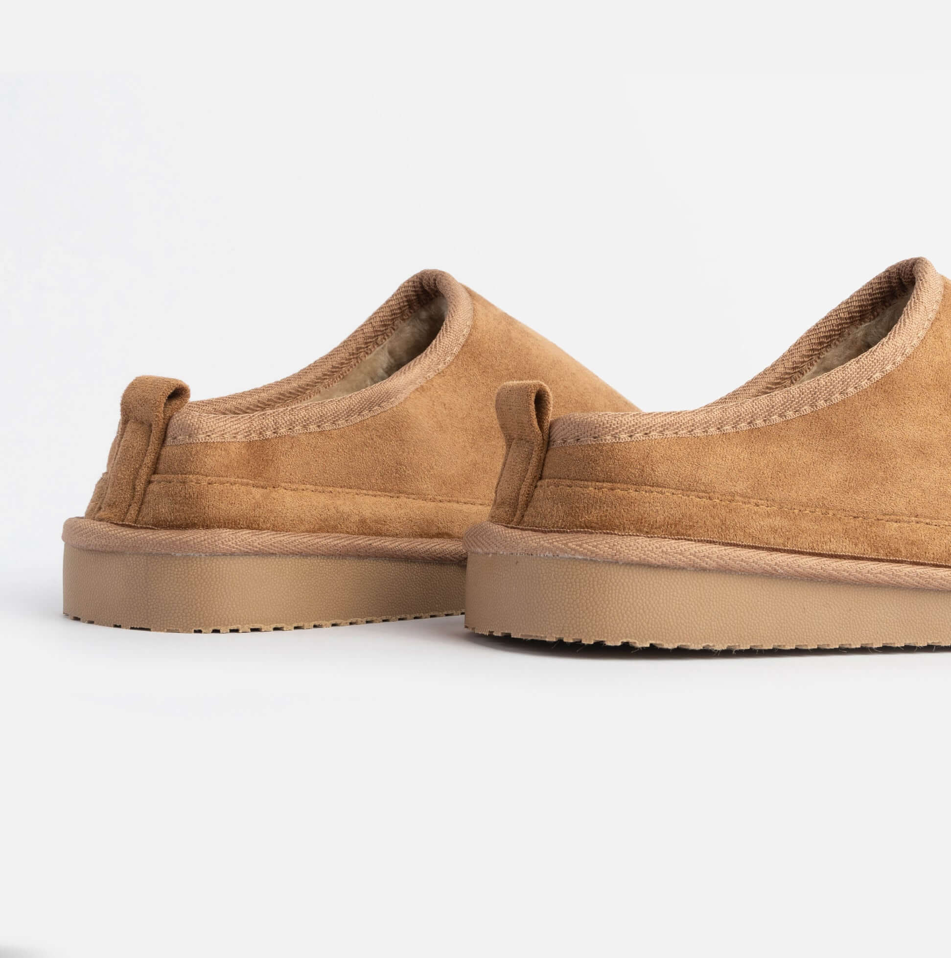 Jo & Joe KINROSS Mens Mule Slippers Chestnut side view showcasing comfortable faux fur lining and slip-on design.
