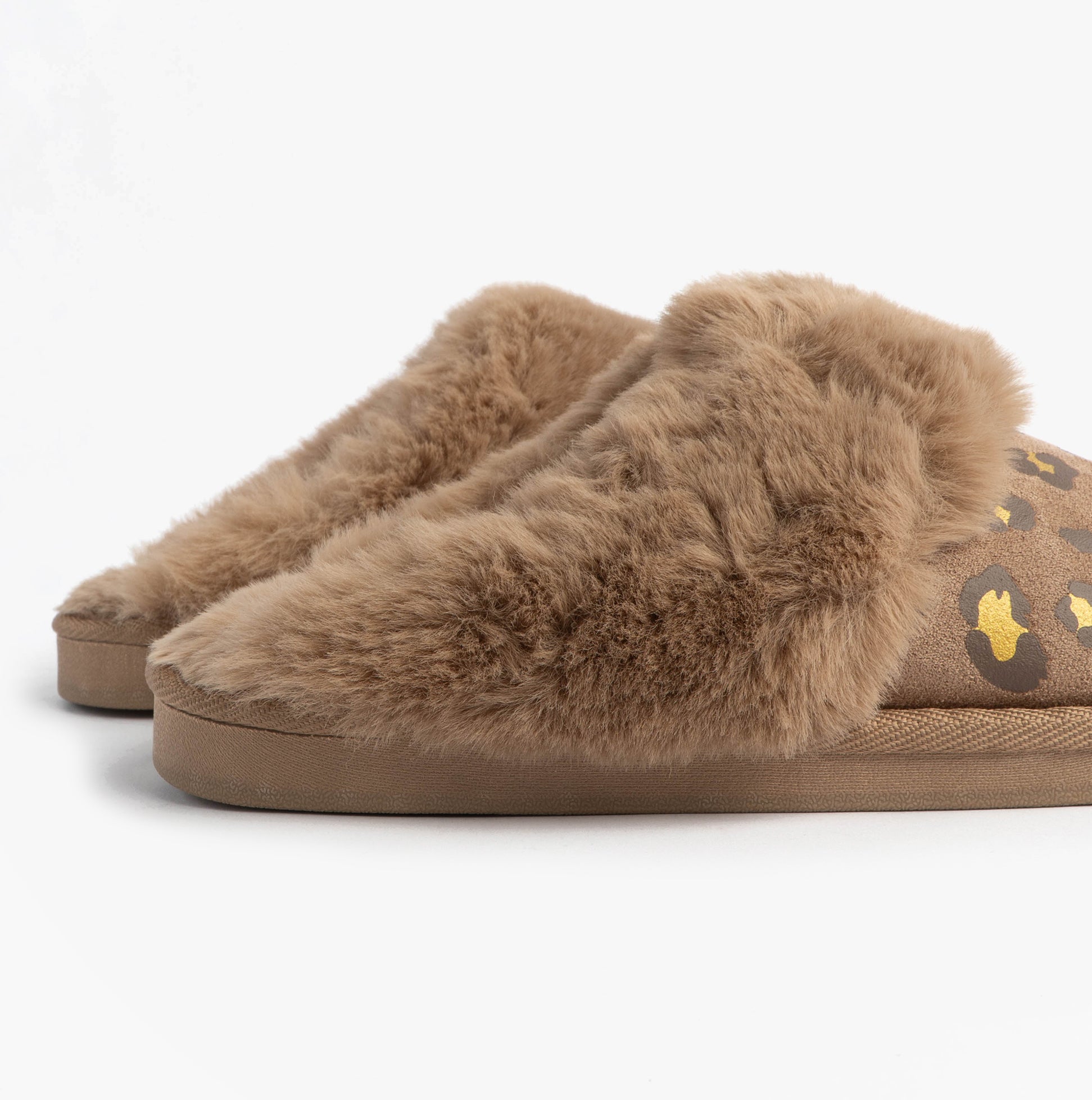 Jo & Joe MILA Womens Mule Slippers Chestnut Leopard side view featuring soft fur and leopard print design.