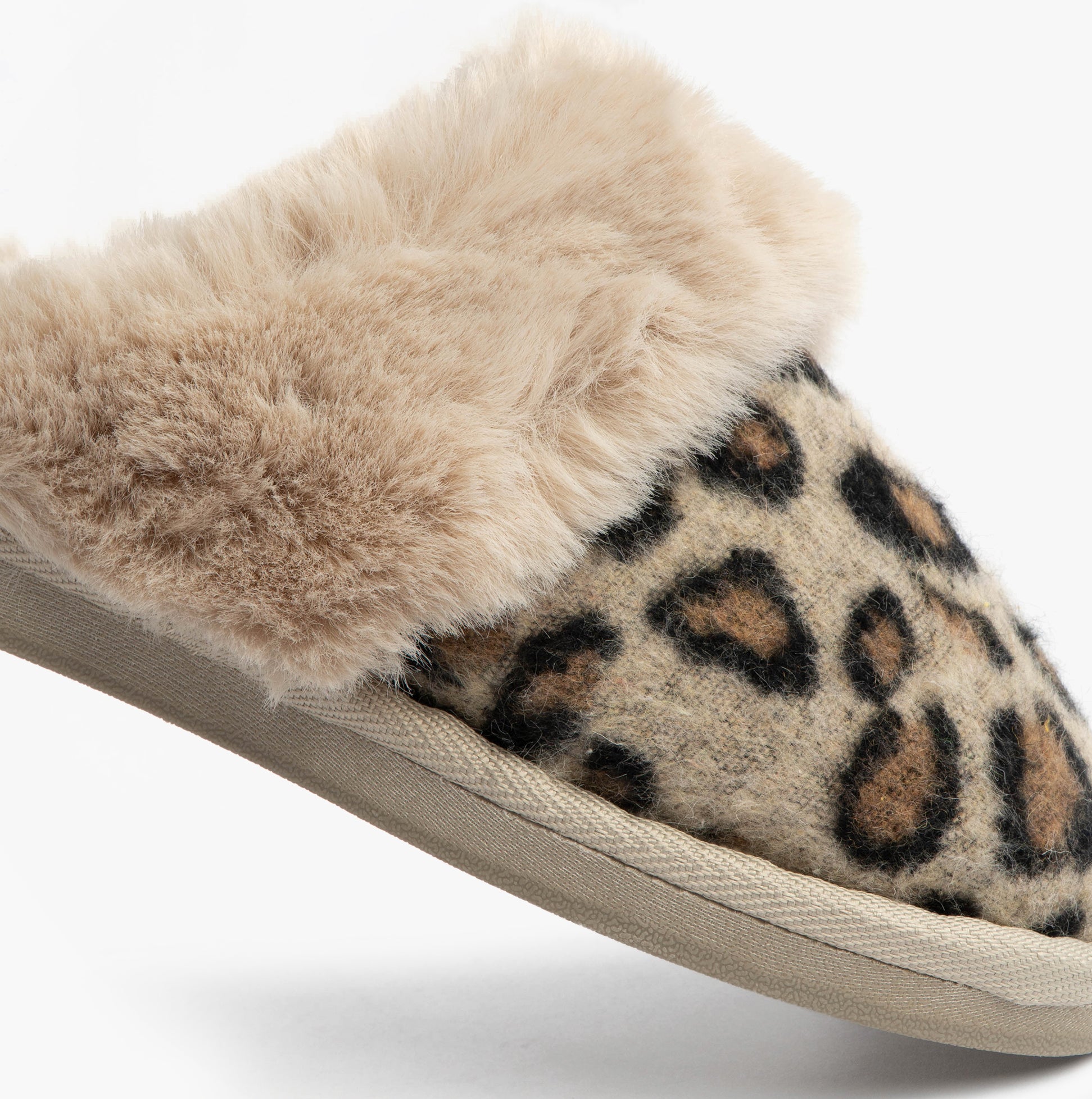 Jo & Joe NALA Womens Mule Slippers Leopard side view featuring soft leopard print and fluffy lining.
